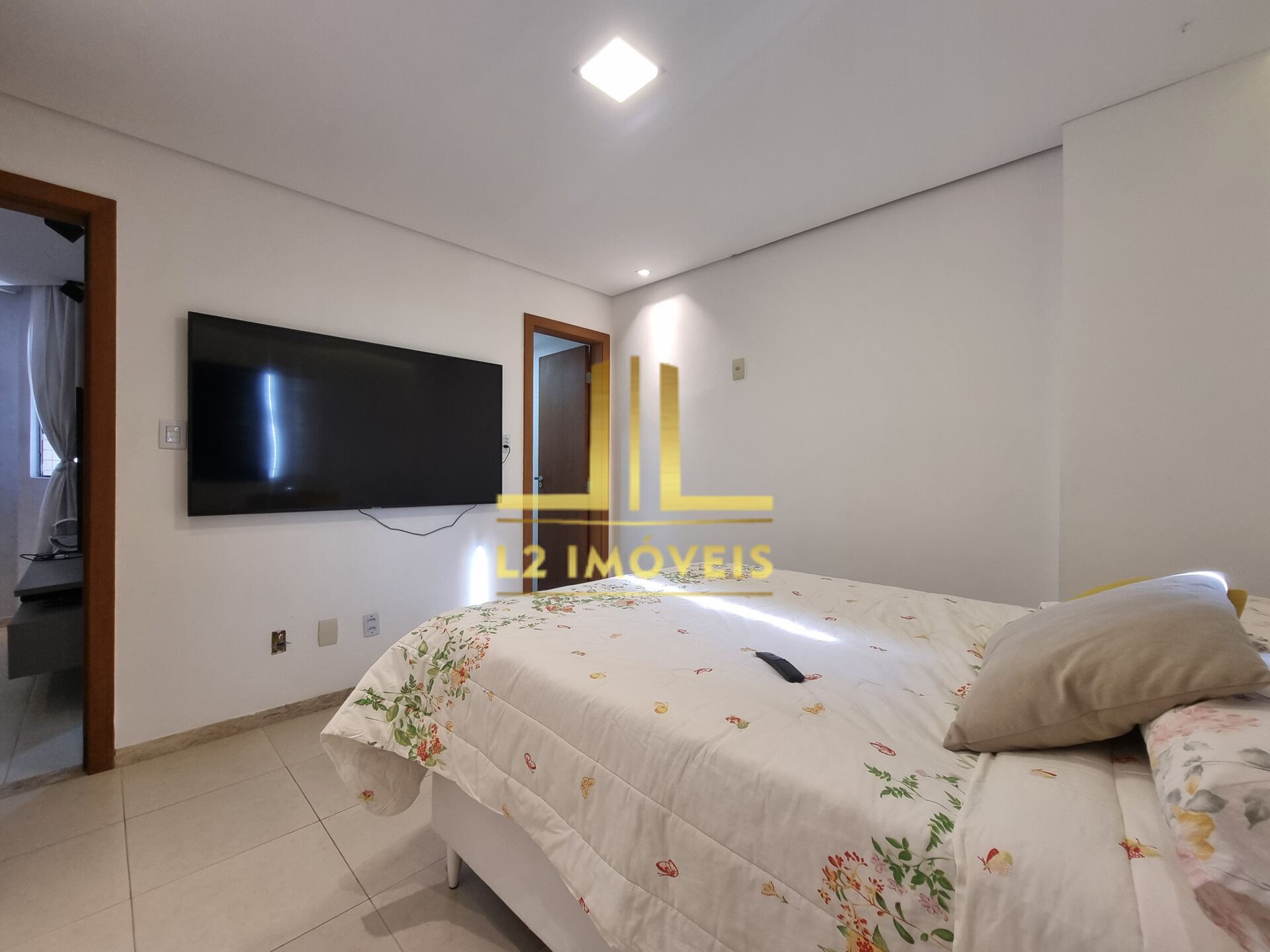 Apartamento à venda com 2 quartos, 79m² - Foto 11