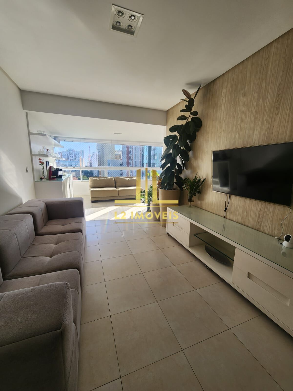 Apartamento à venda com 3 quartos, 188m² - Foto 1