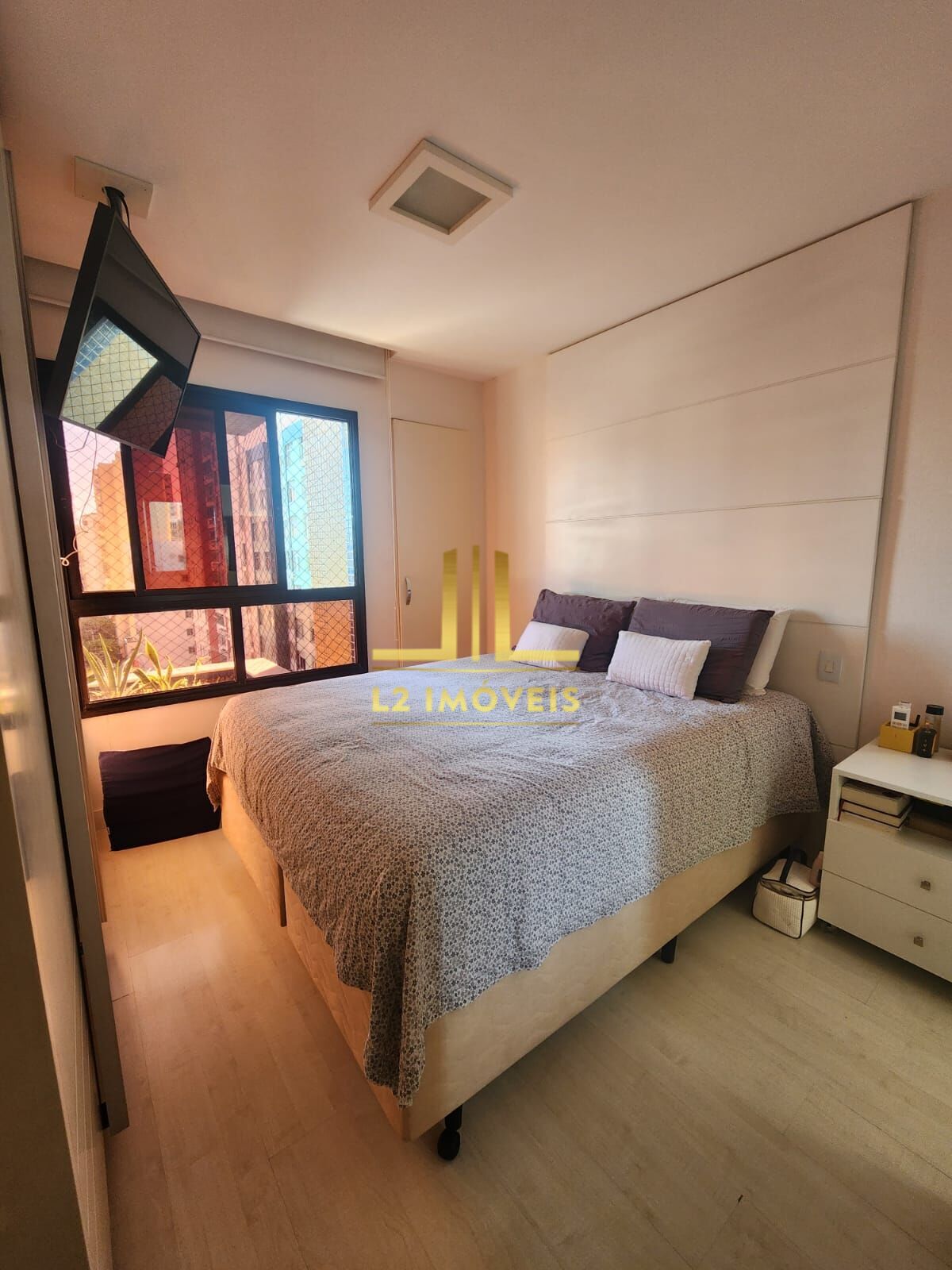 Apartamento à venda com 3 quartos, 188m² - Foto 4