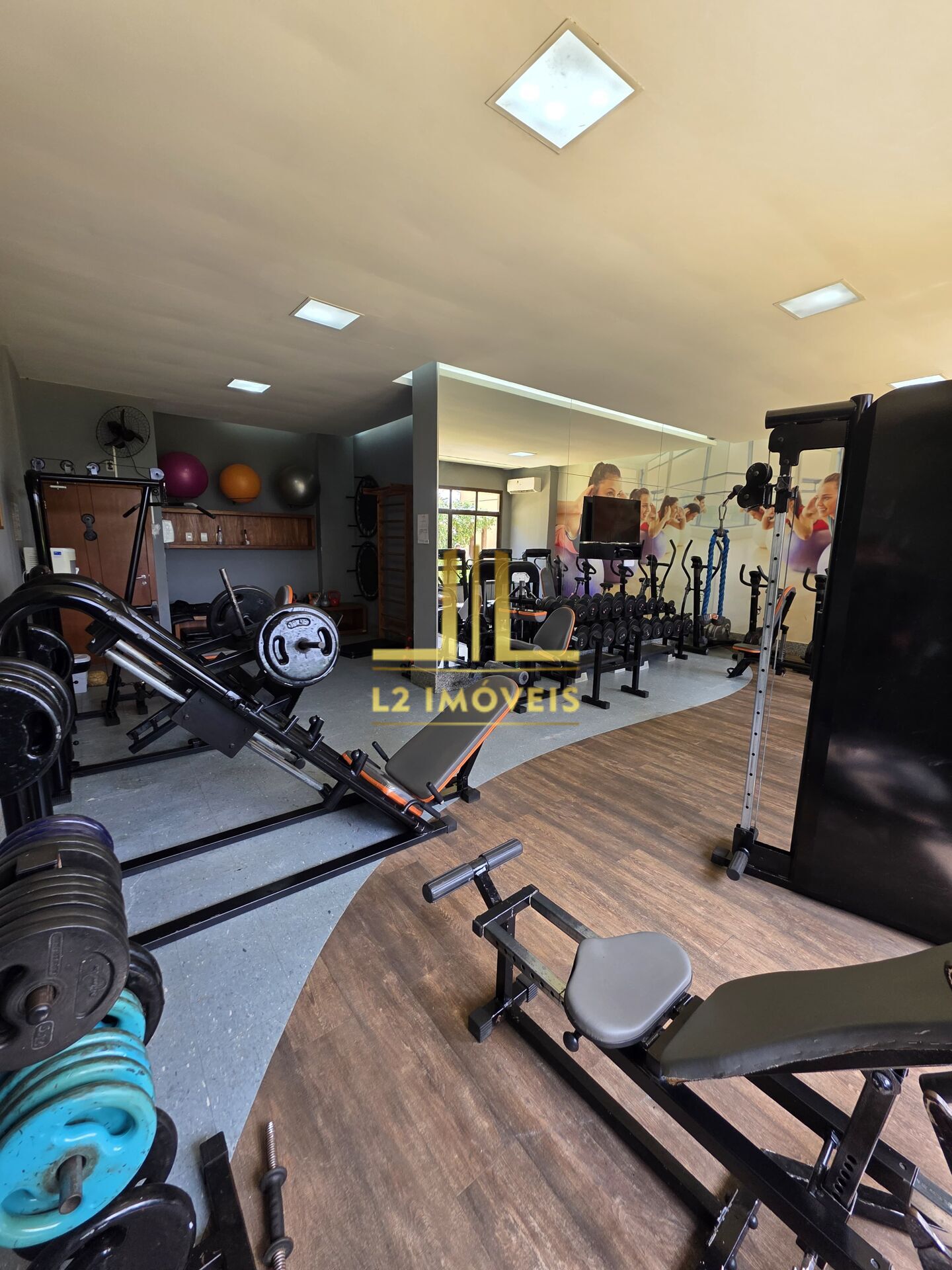 Apartamento à venda com 3 quartos, 83m² - Foto 31