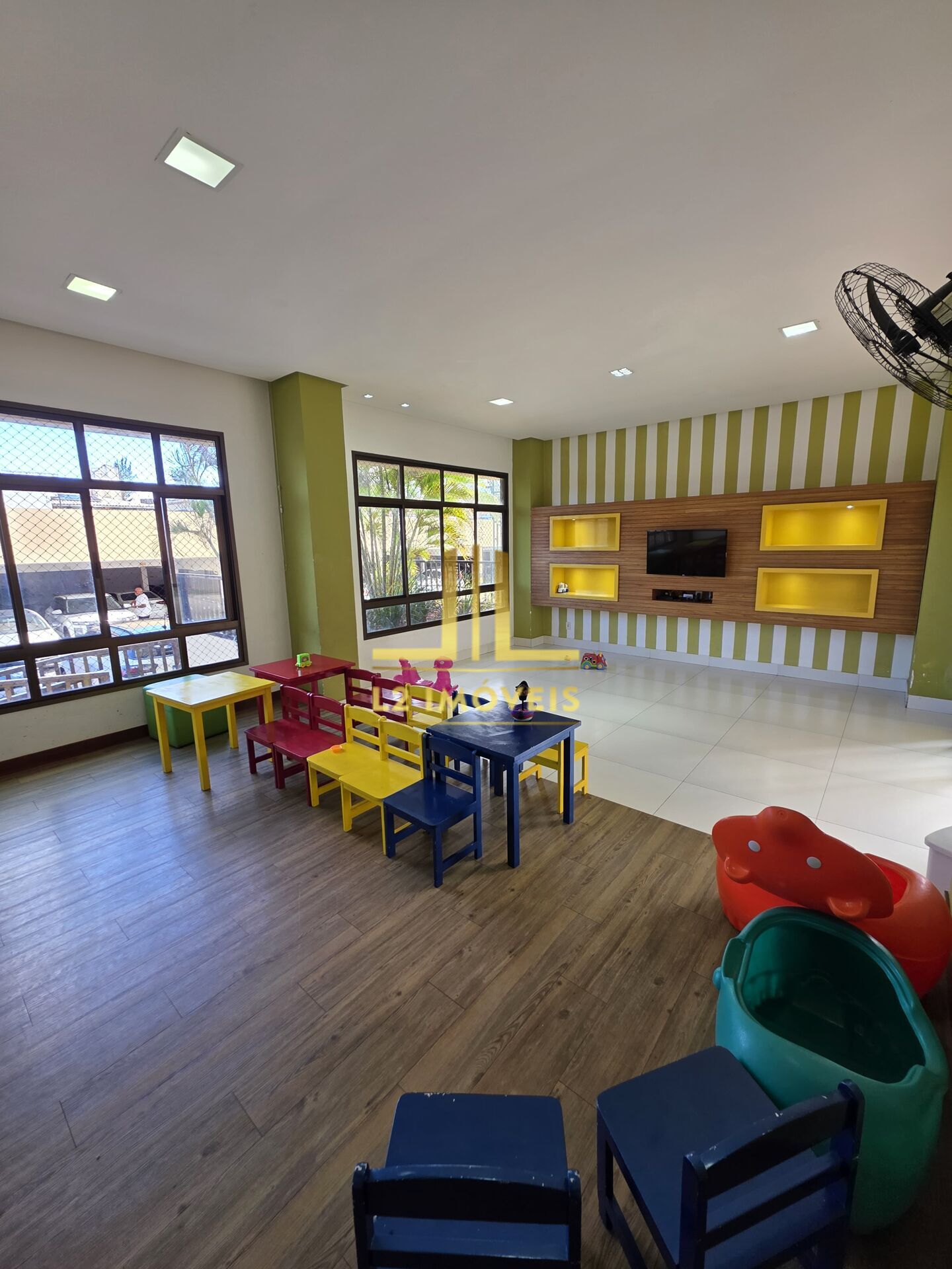 Apartamento à venda com 3 quartos, 83m² - Foto 33