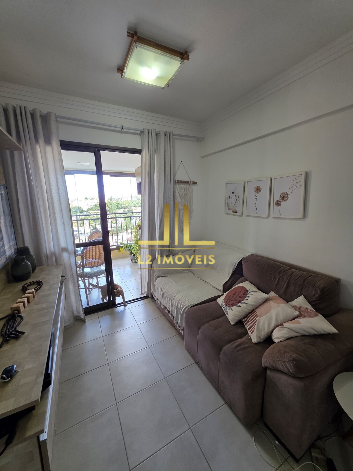 Apartamento à venda com 3 quartos, 83m² - Foto 2