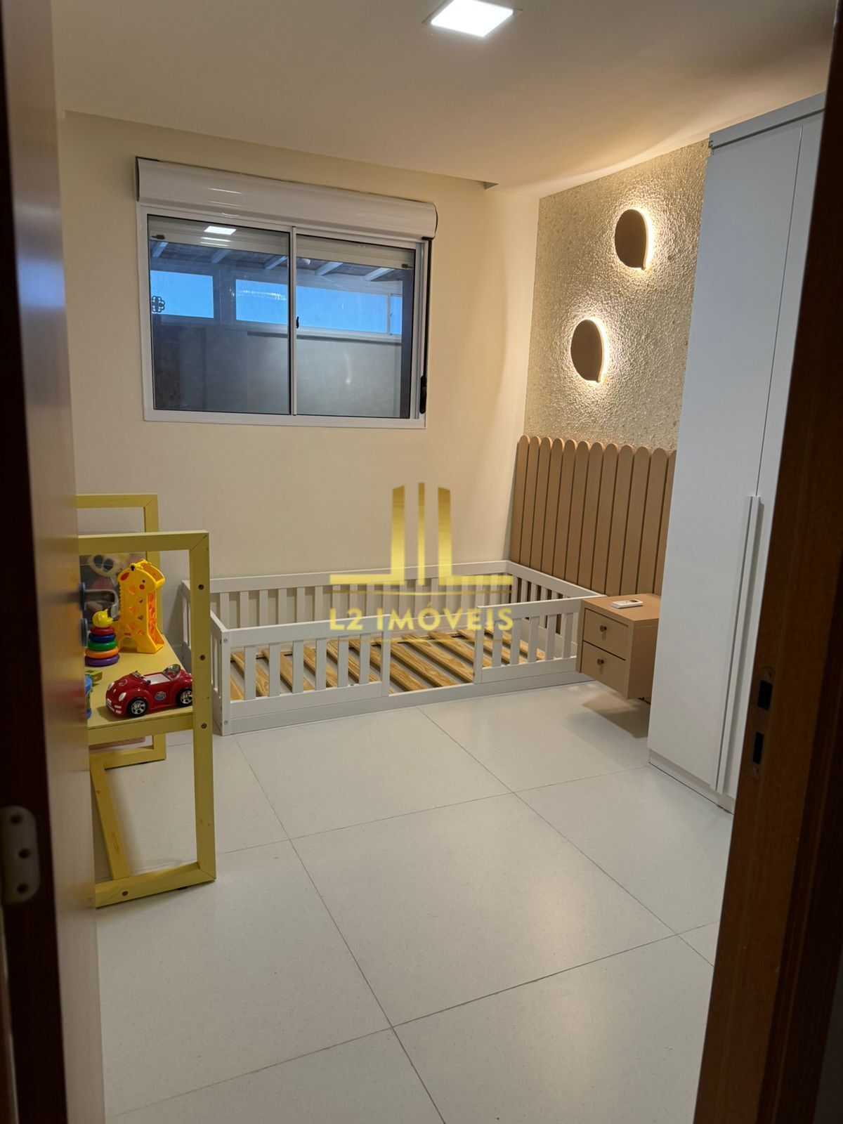 Apartamento - Buraquinho