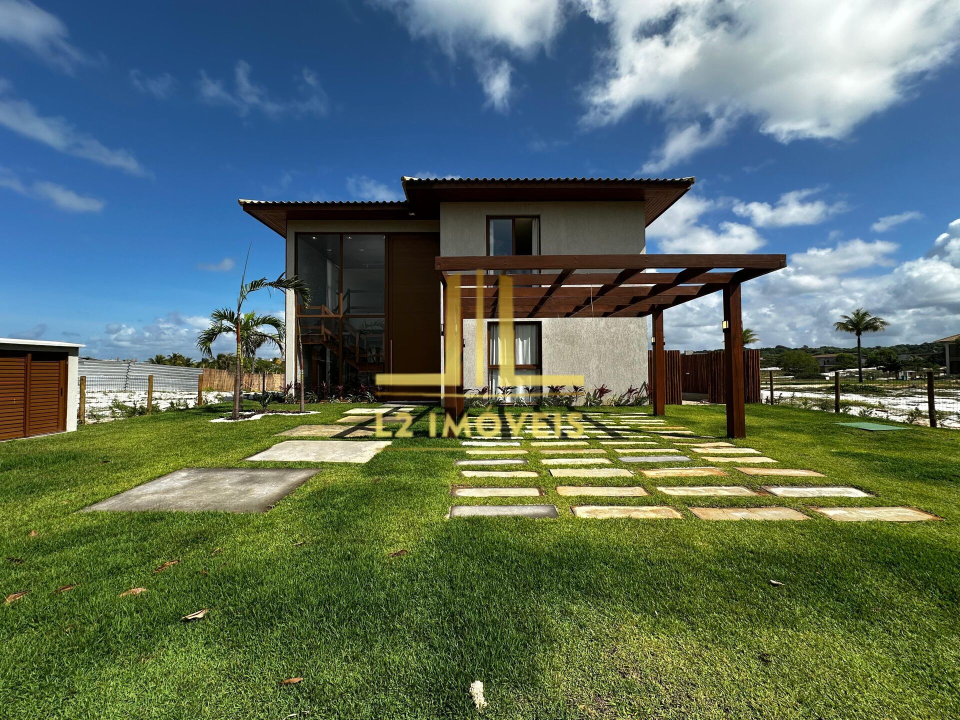 Casa à venda com 5 quartos, 450m² - Foto 1