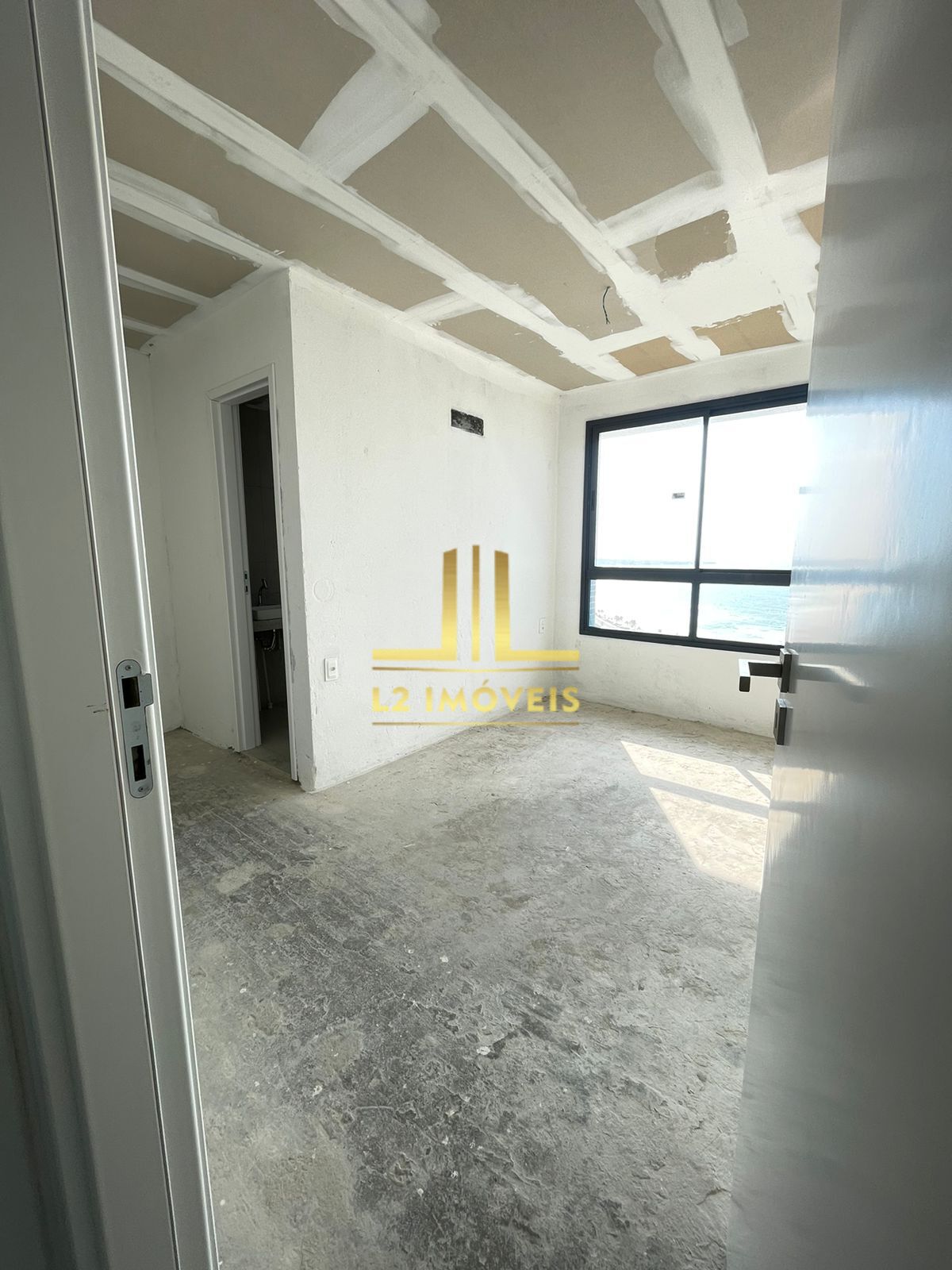 Apartamento à venda com 3 quartos, 104m² - Foto 1