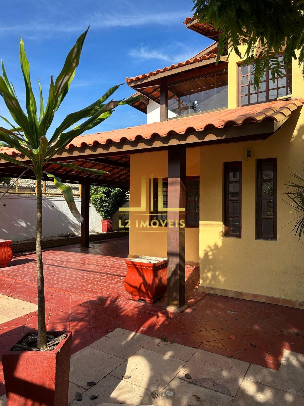 Casa à venda com 5 quartos, 207m² - Foto 2