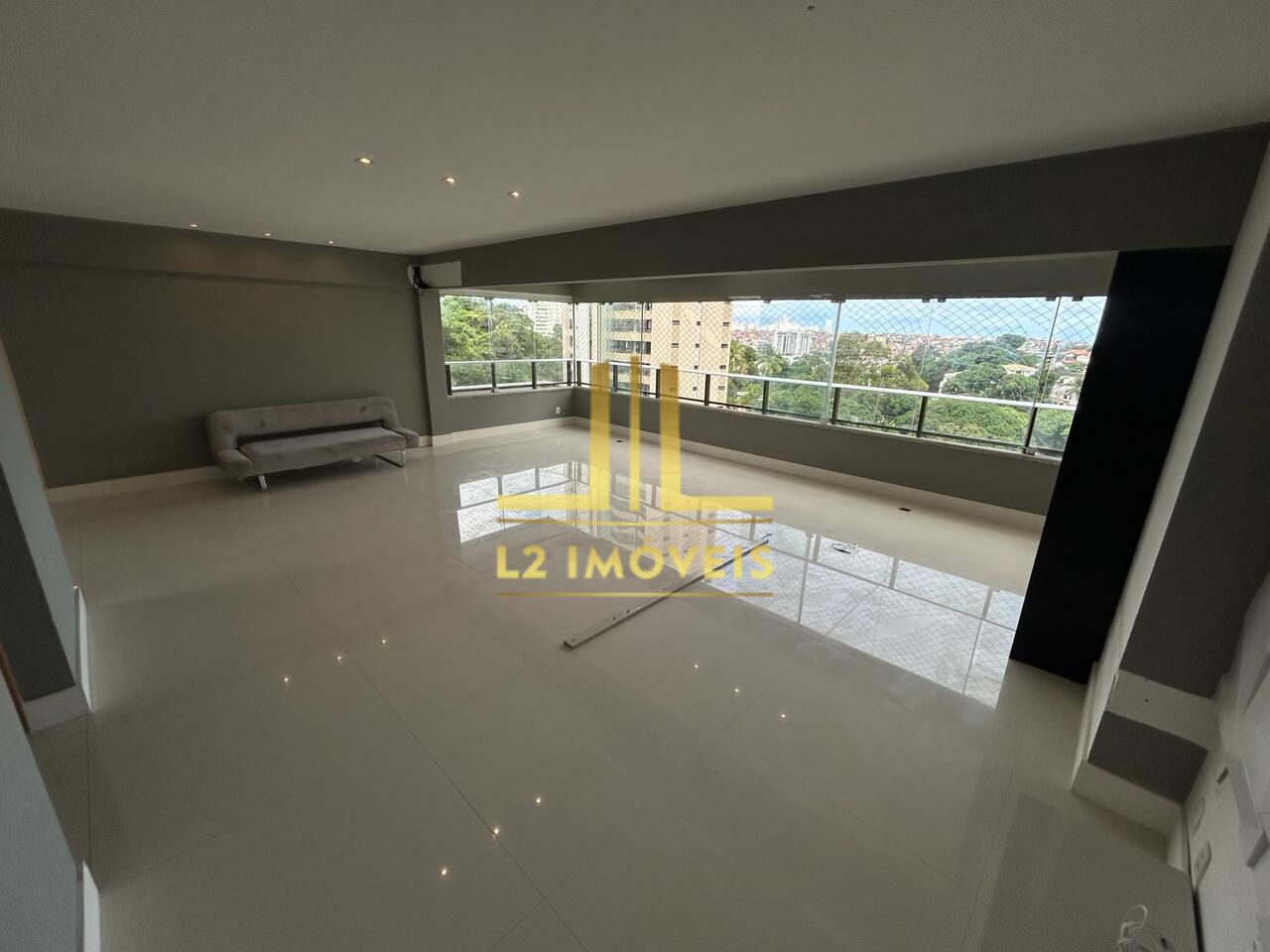 Apartamento à venda com 4 quartos, 171m² - Foto 2