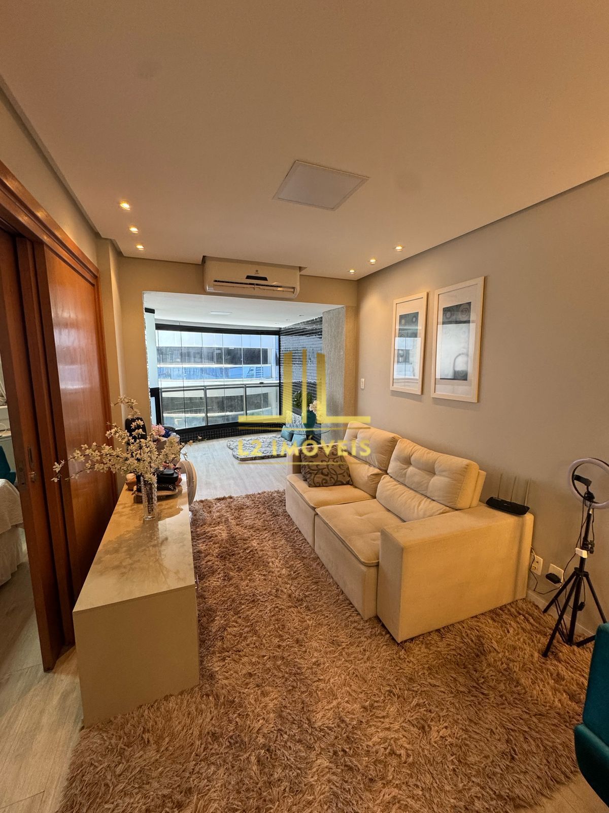 Apartamento - Caminho das árvores