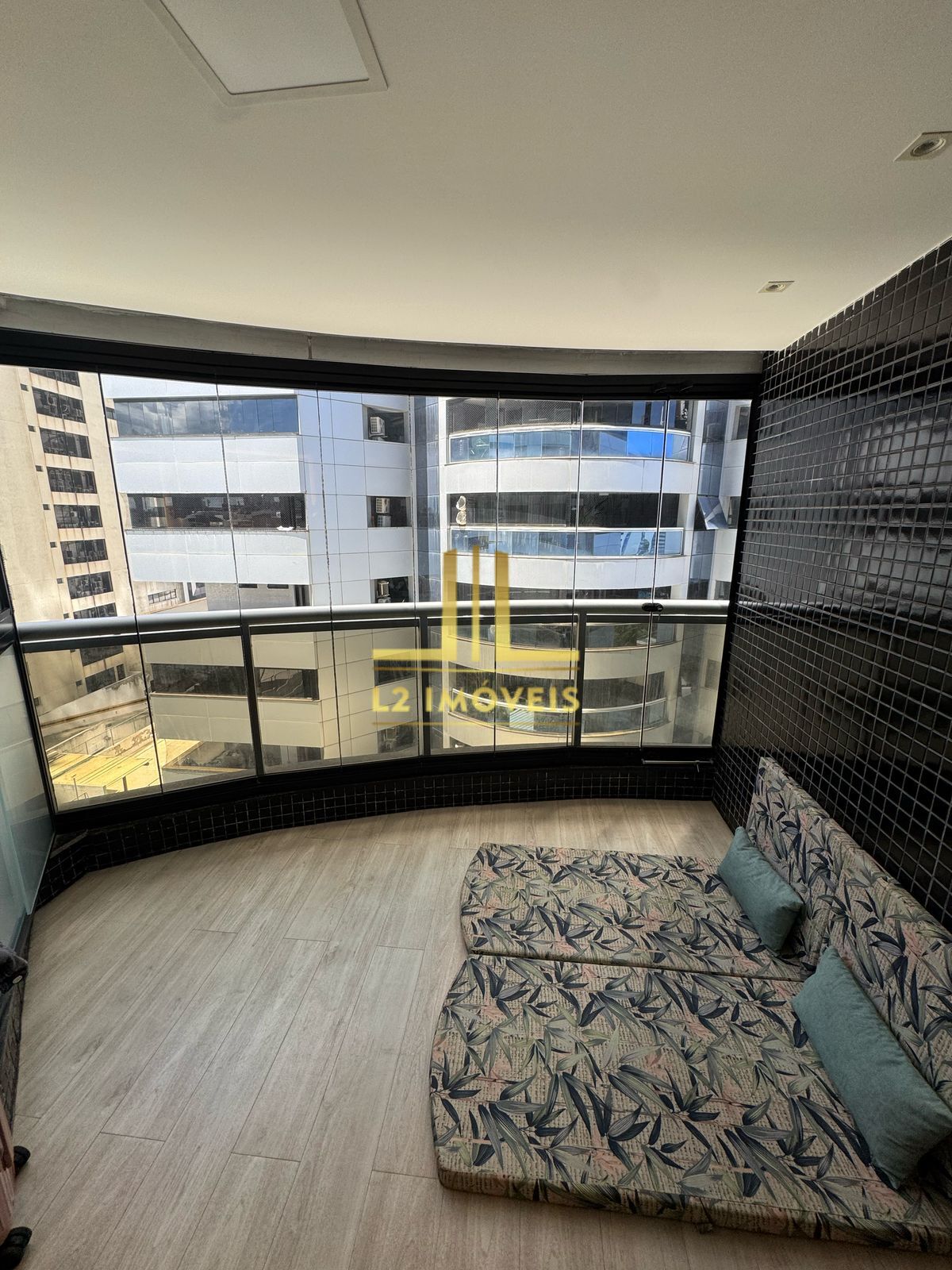 Apartamento - Caminho das árvores