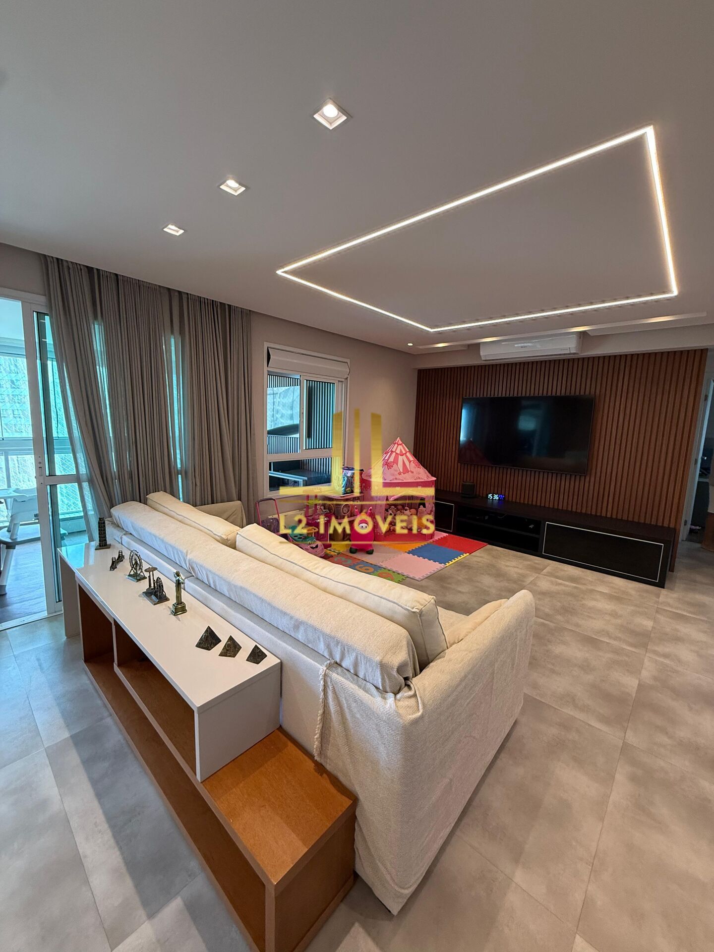 Apartamento à venda com 3 quartos, 143m² - Foto 4