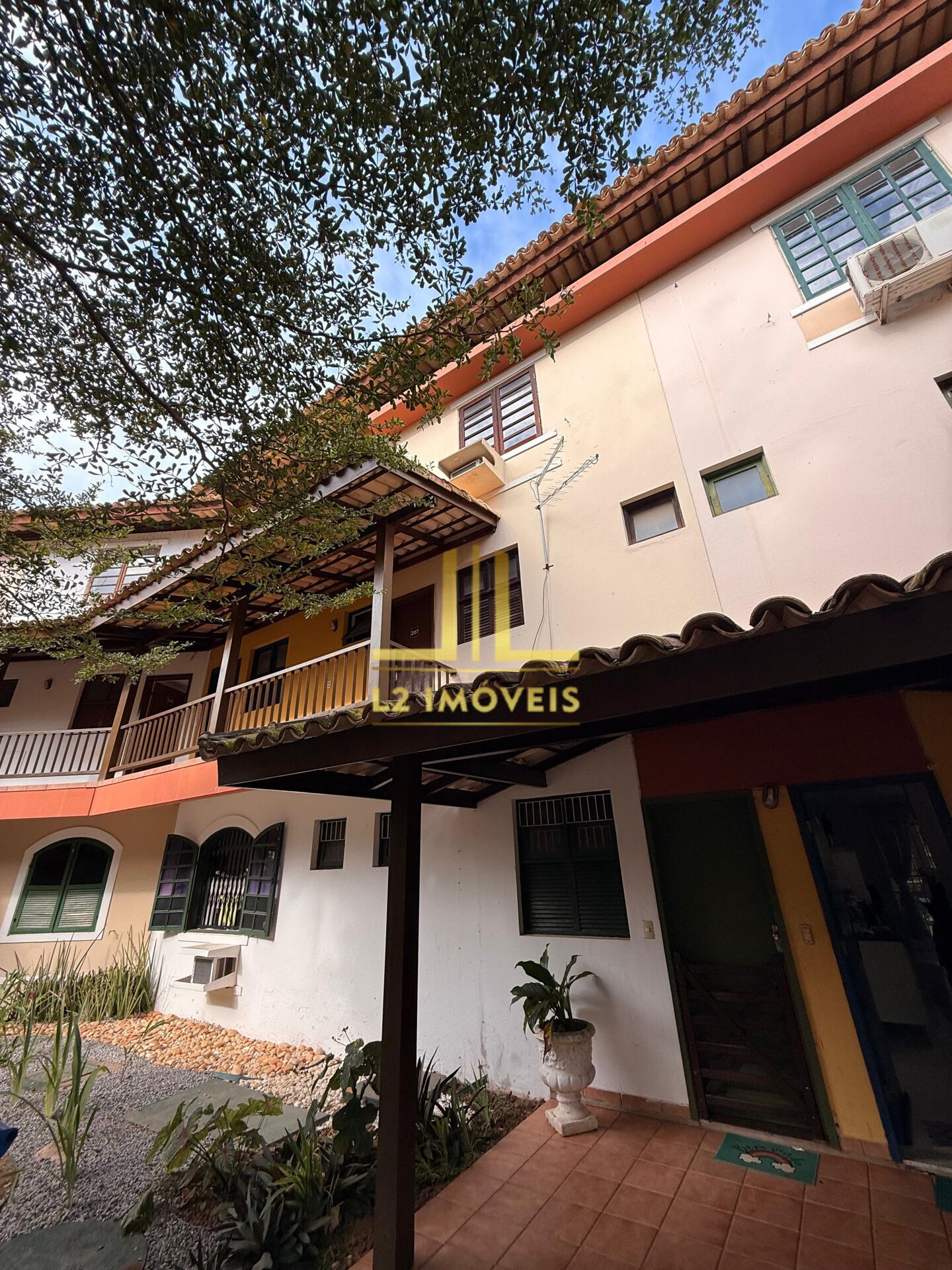 Casa à venda com 2 quartos, 90m² - Foto 2