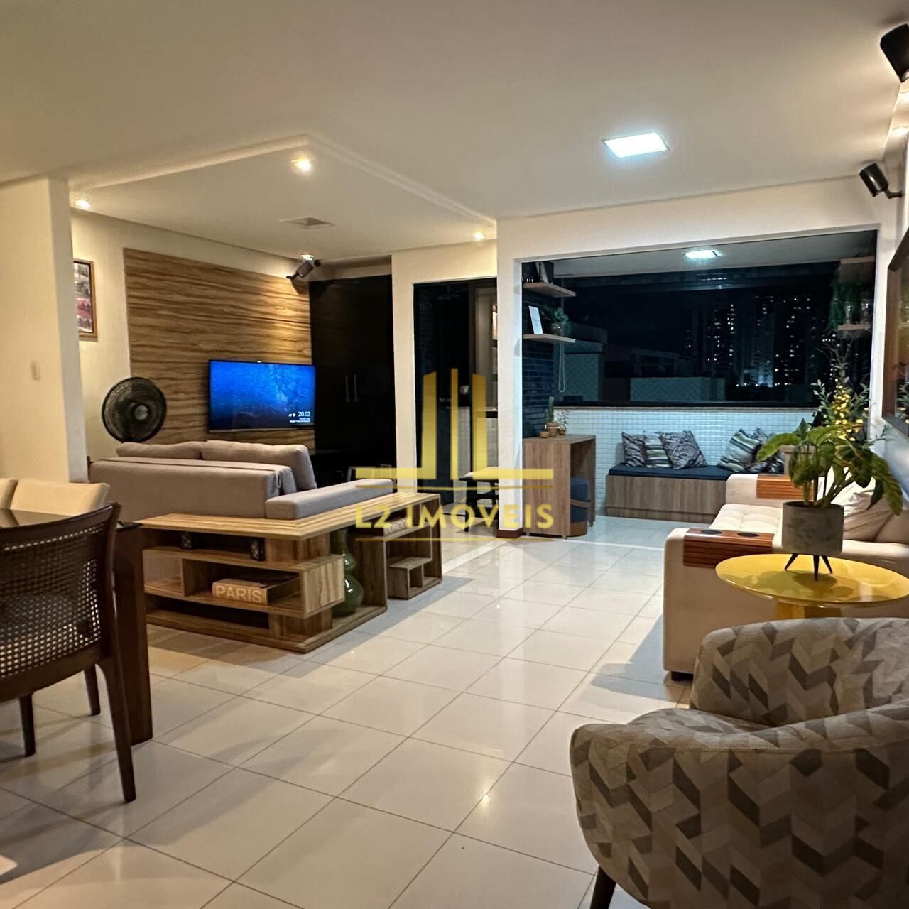 Apartamento à venda com 3 quartos, 100m² - Foto 1