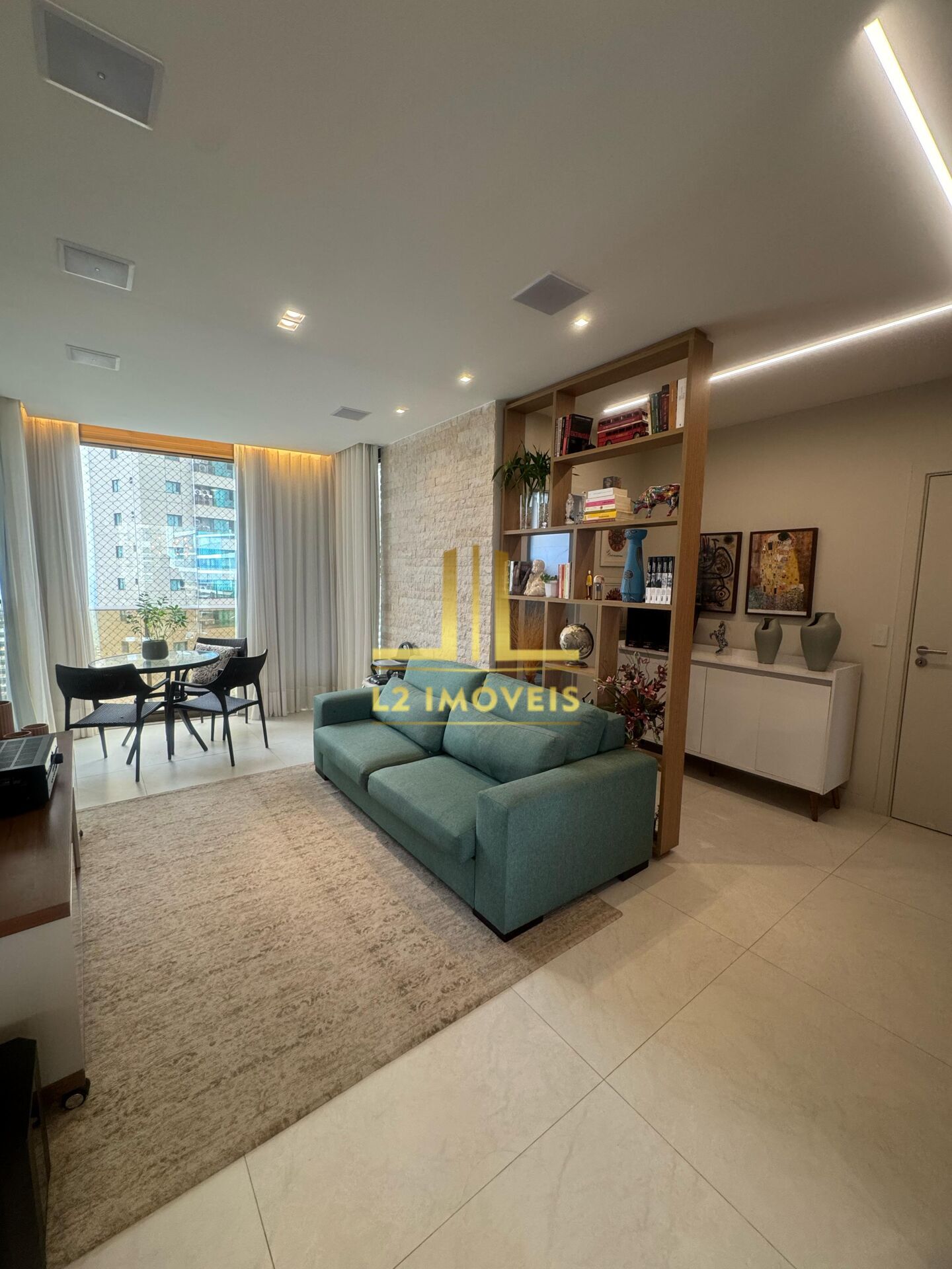 Apartamento à venda com 4 quartos, 171m² - Foto 2