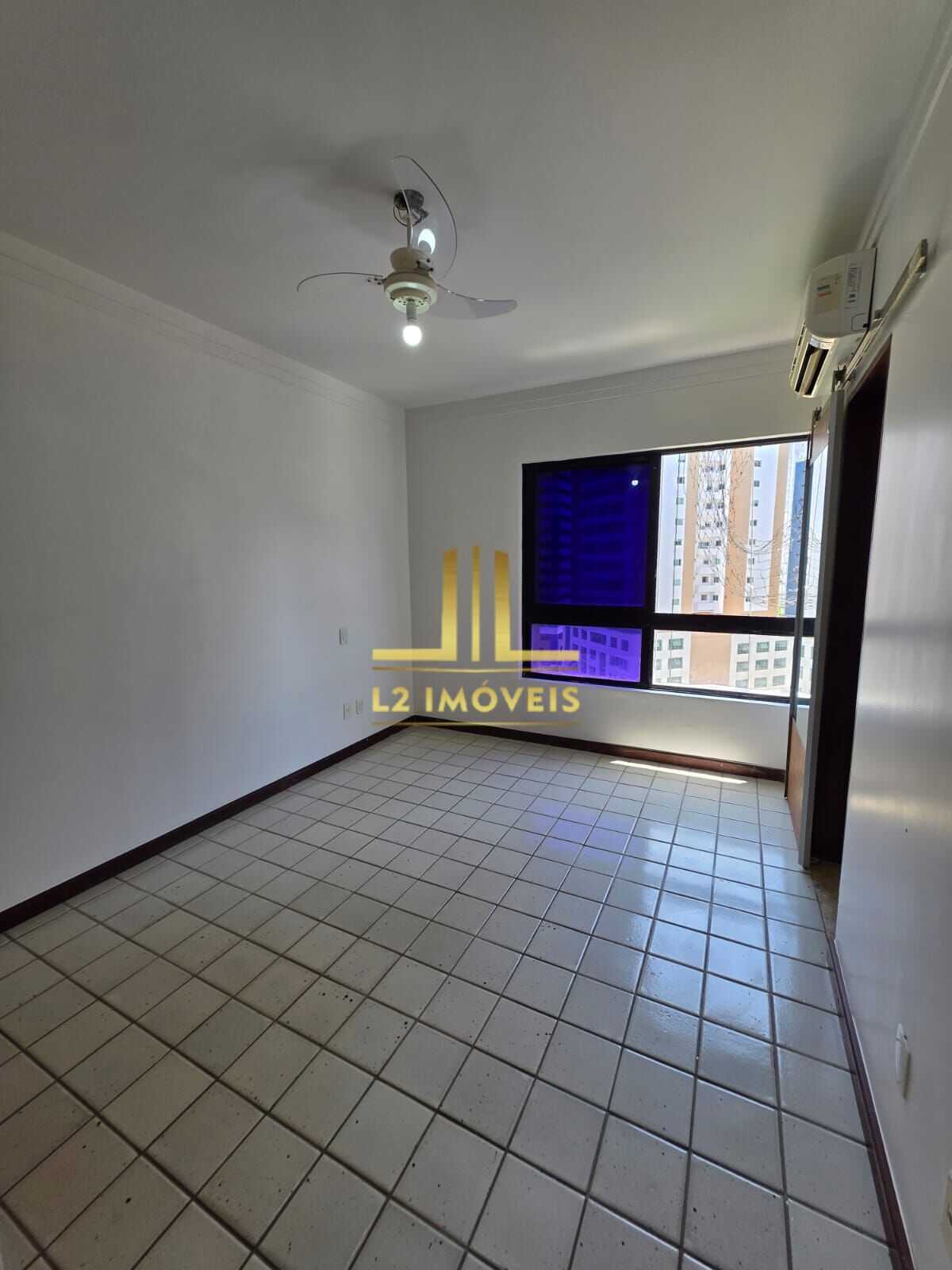 Apartamento para alugar com 4 quartos, 240m² - Foto 19