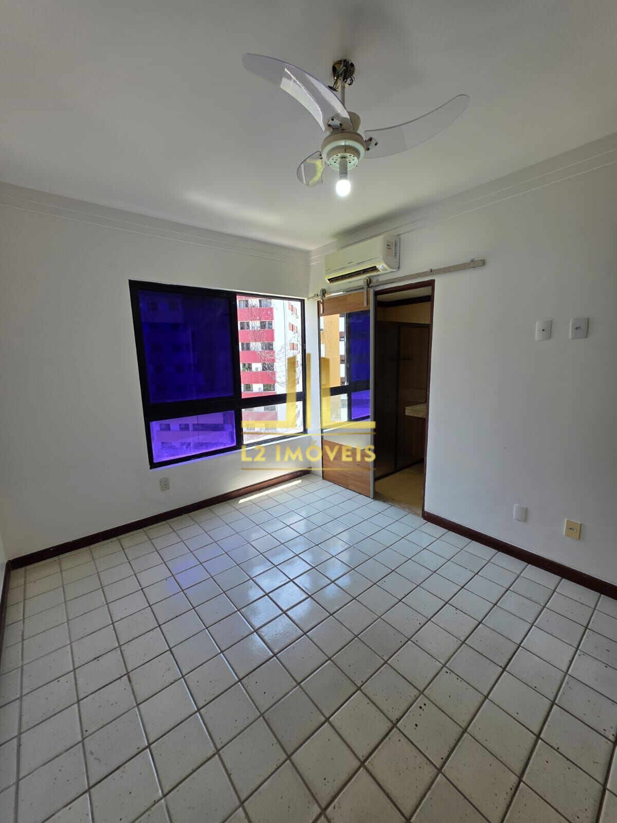 Apartamento para alugar com 4 quartos, 240m² - Foto 20
