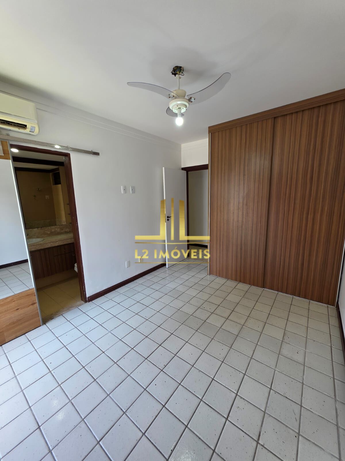 Apartamento para alugar com 4 quartos, 240m² - Foto 22