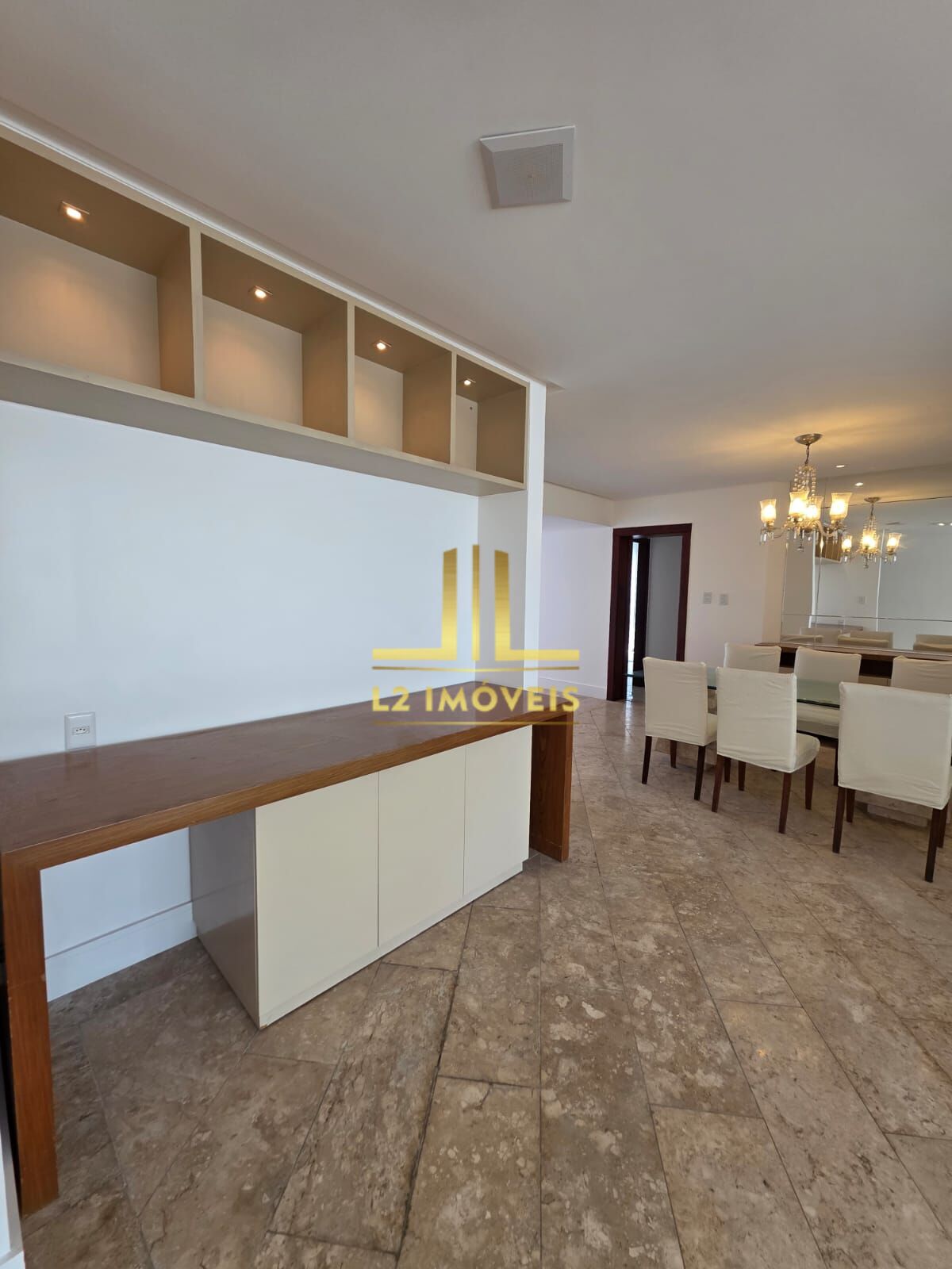 Apartamento para alugar com 4 quartos, 240m² - Foto 12