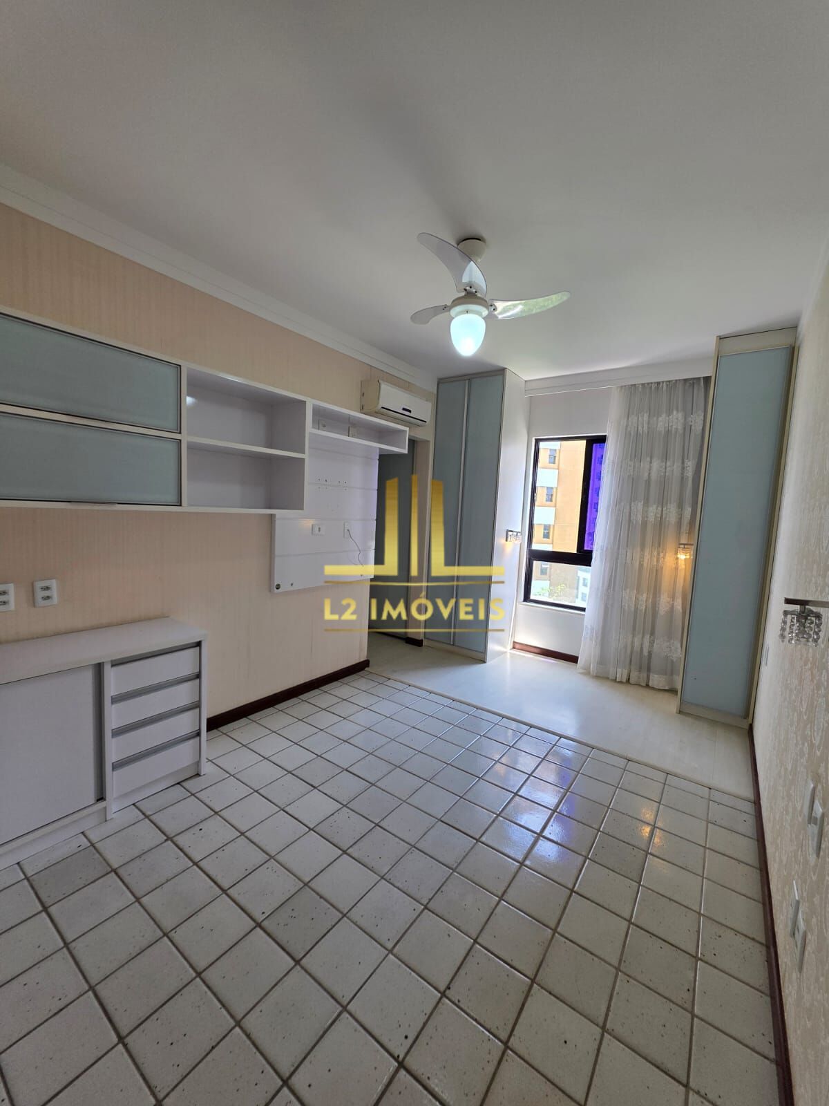 Apartamento para alugar com 4 quartos, 240m² - Foto 17