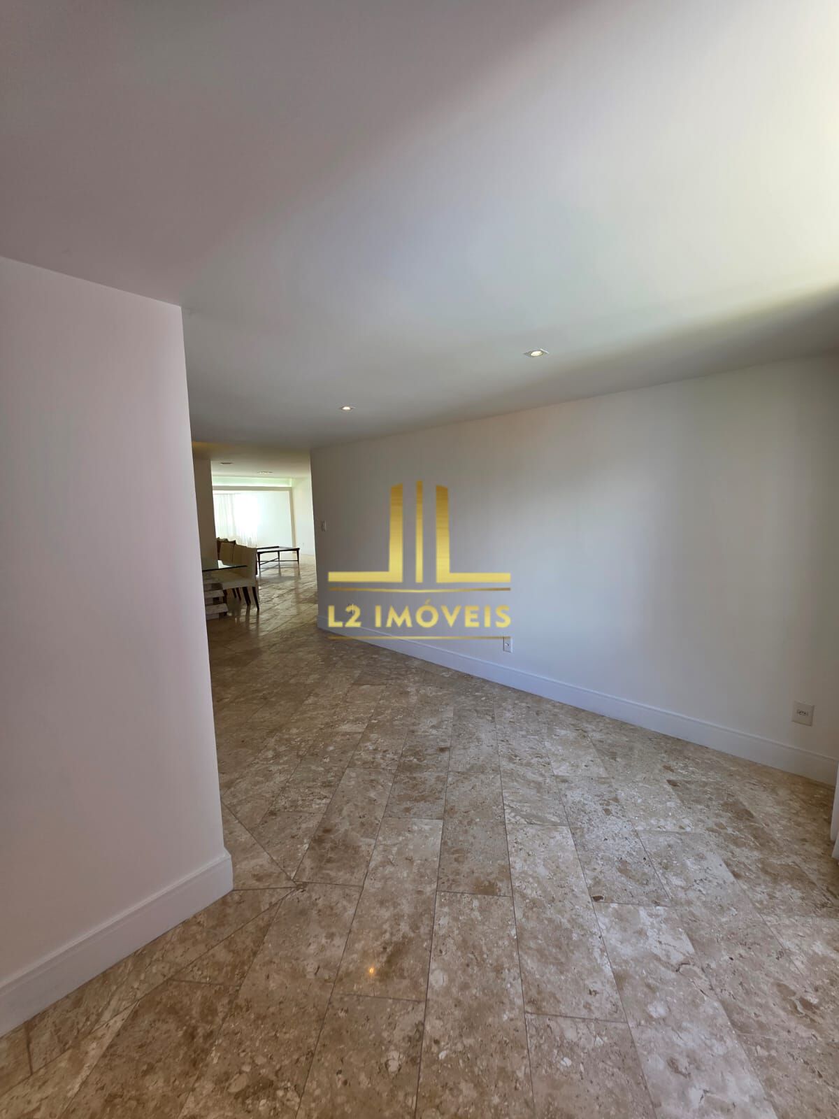 Apartamento para alugar com 4 quartos, 240m² - Foto 14