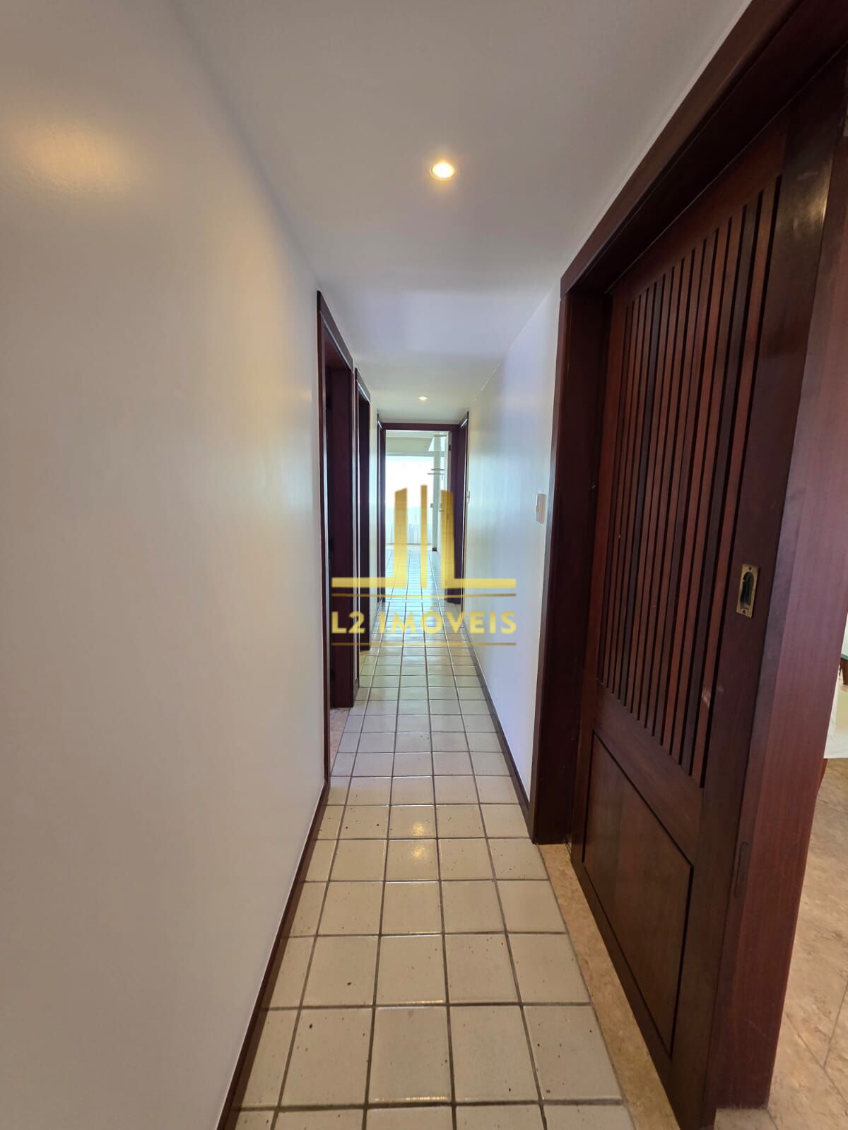 Apartamento para alugar com 4 quartos, 240m² - Foto 21