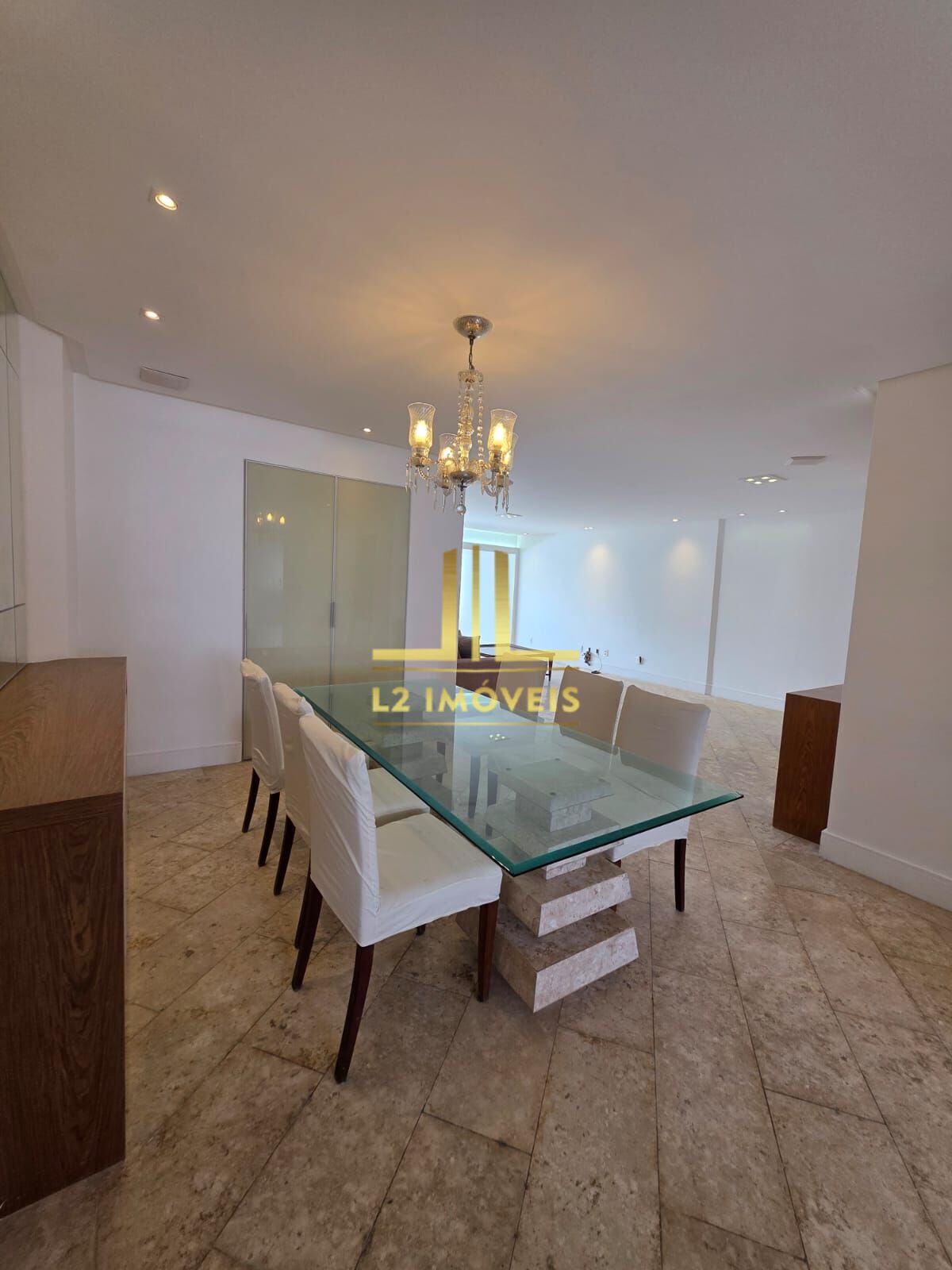 Apartamento para alugar com 4 quartos, 240m² - Foto 8
