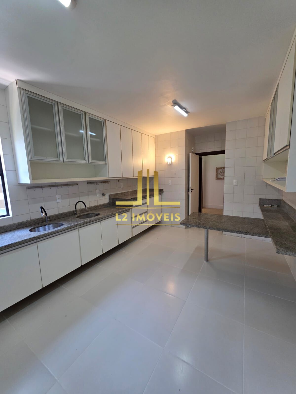 Apartamento para alugar com 4 quartos, 240m² - Foto 36