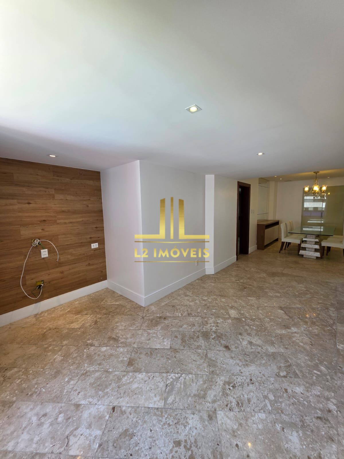 Apartamento para alugar com 4 quartos, 240m² - Foto 9