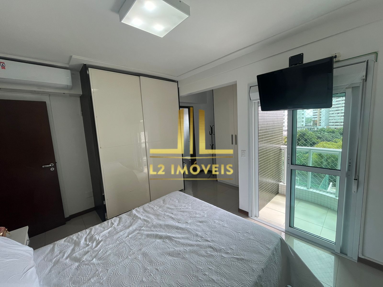 Apartamento para alugar com 4 quartos, 142m² - Foto 12