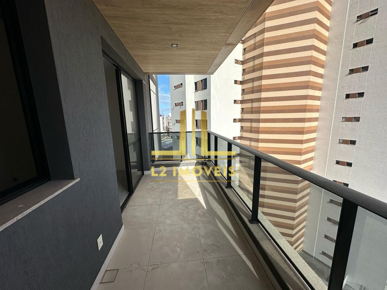 Apartamento - Caminho das árvores