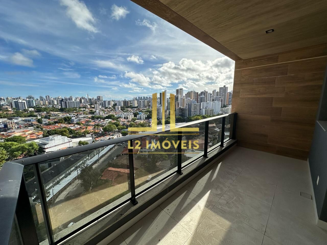 Apartamento - Caminho das árvores