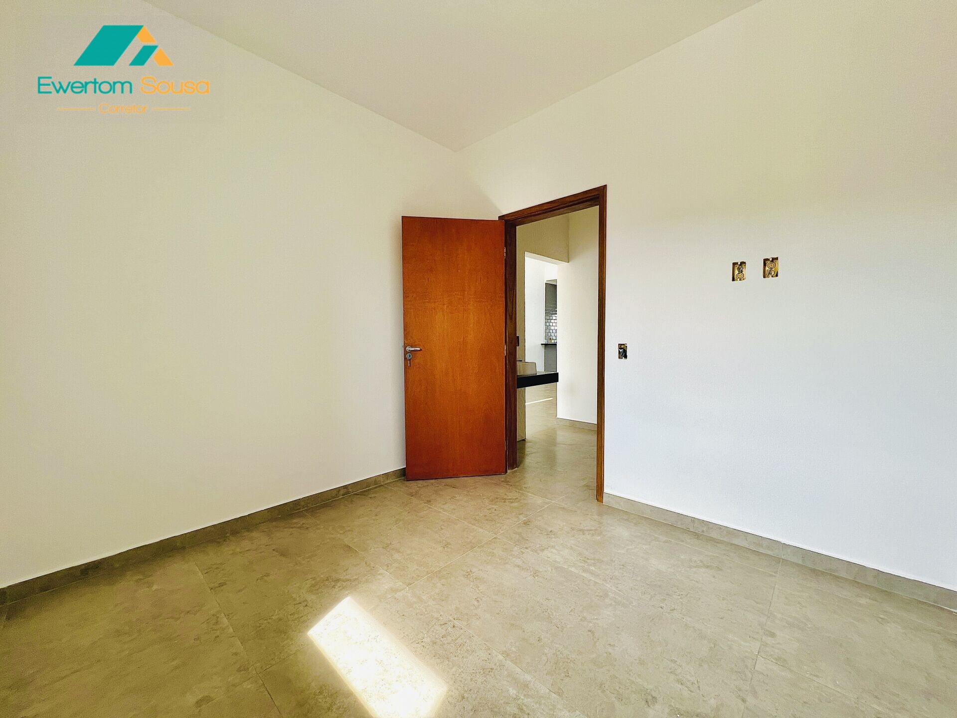 Casa à venda com 3 quartos, 115m² - Foto 14