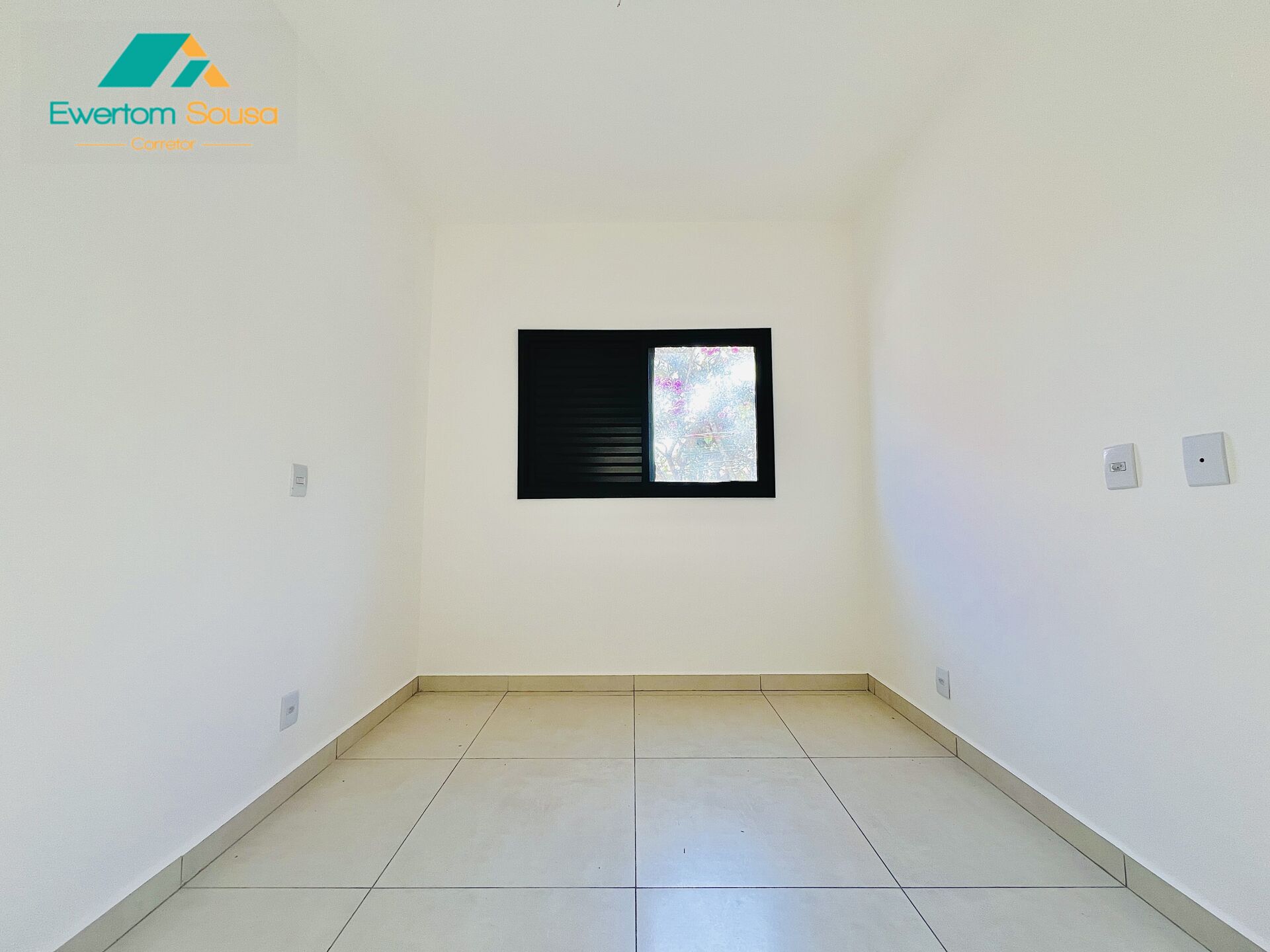 Apartamento à venda com 2 quartos, 75m² - Foto 11