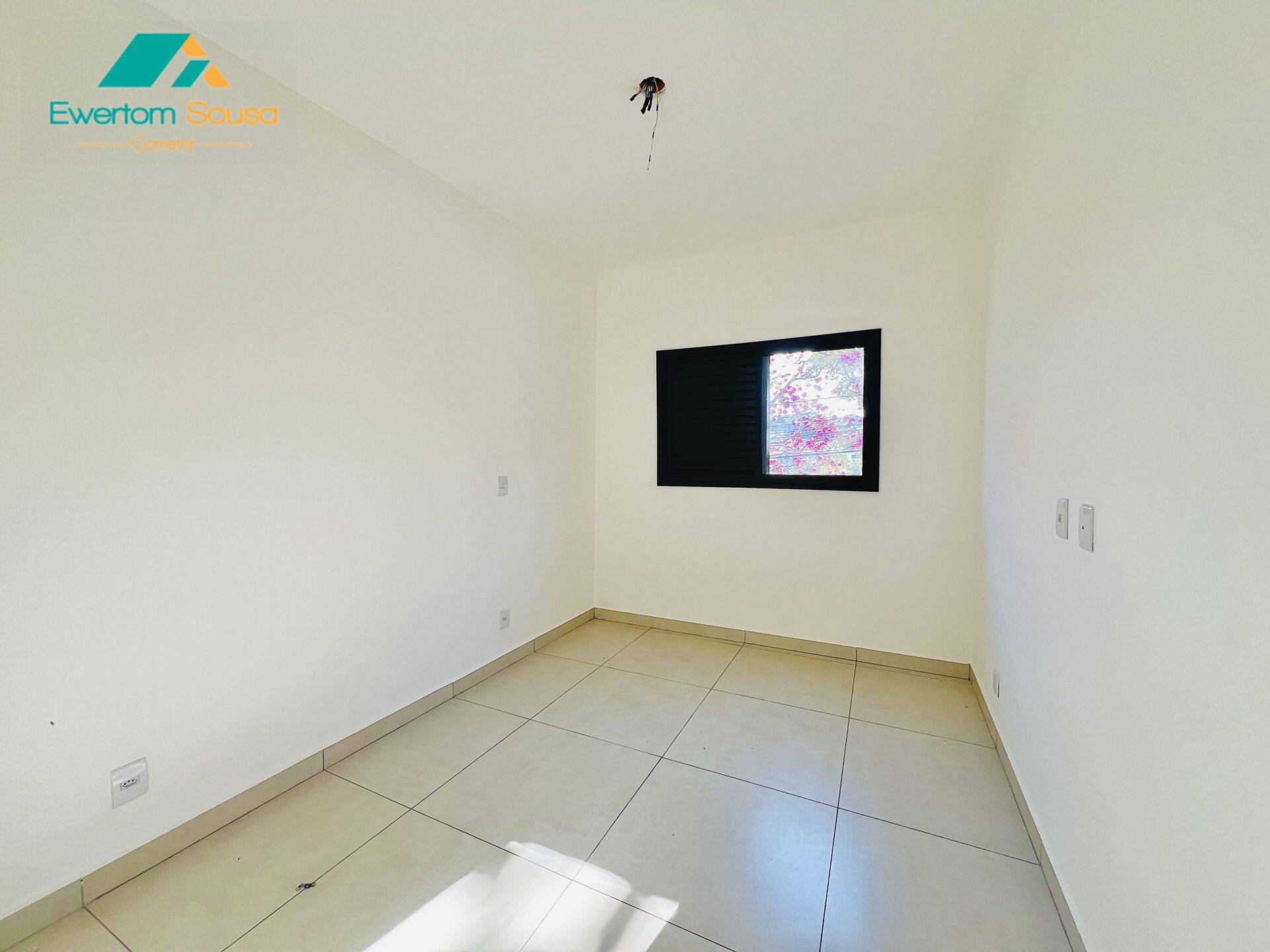 Apartamento à venda com 2 quartos, 75m² - Foto 10