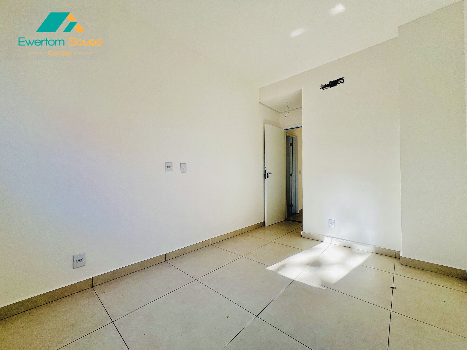 Apartamento à venda com 2 quartos, 75m² - Foto 12