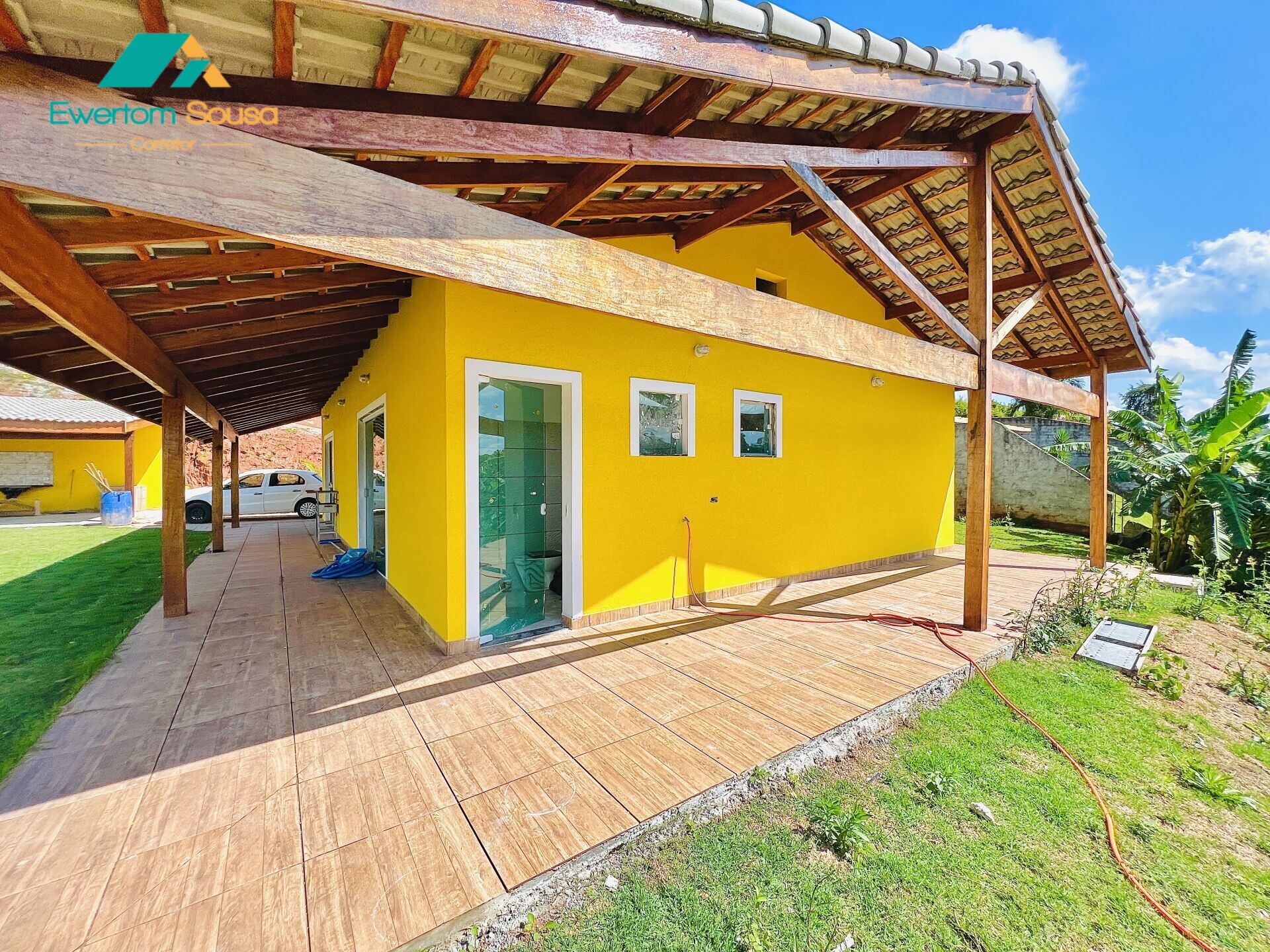 Casa à venda com 3 quartos, 100m² - Foto 2