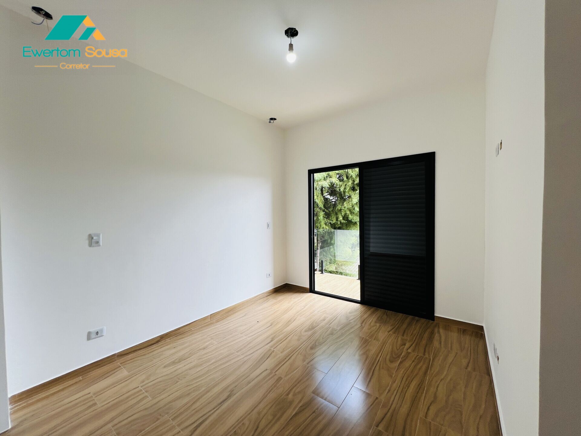 Casa à venda com 3 quartos, 163m² - Foto 4