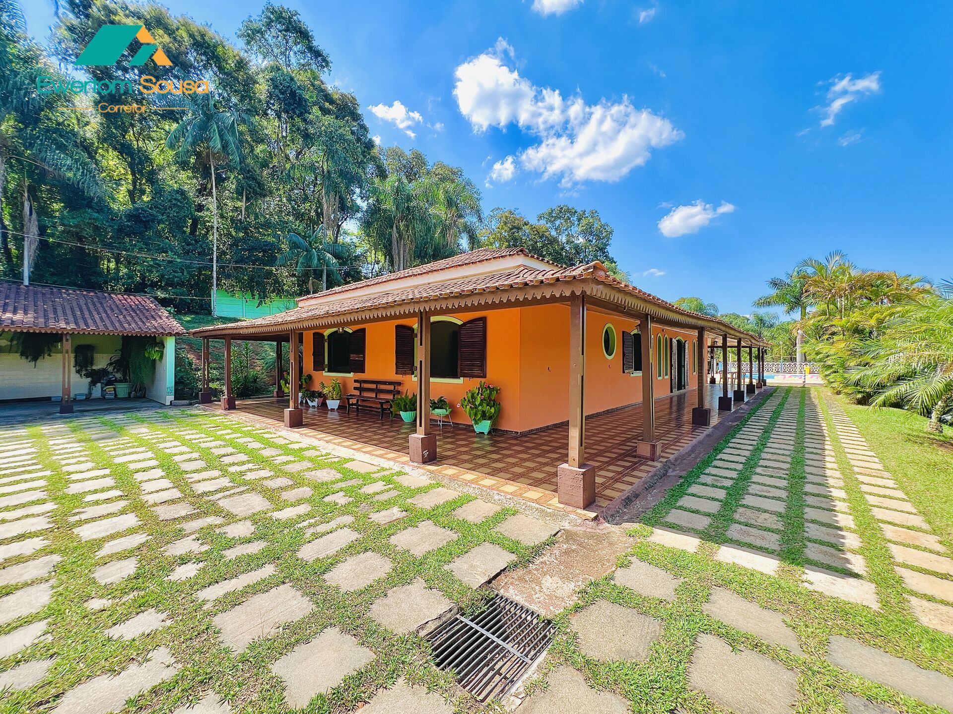 Fazenda à venda com 4 quartos, 12960m² - Foto 1