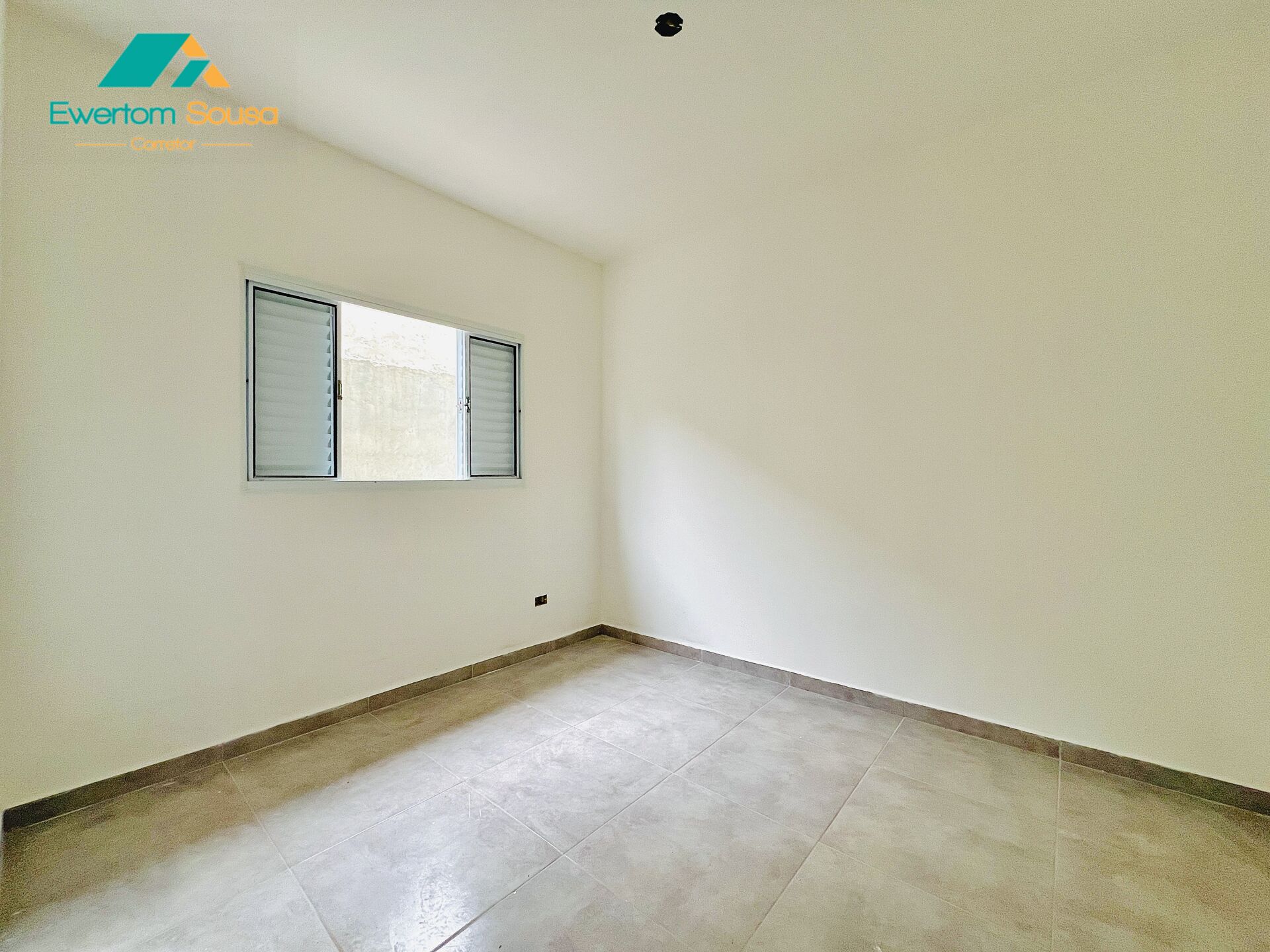 Casa à venda com 2 quartos, 80m² - Foto 12