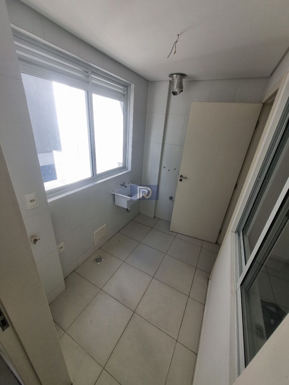 Apartamento à venda com 3 quartos, 91m² - Foto 4