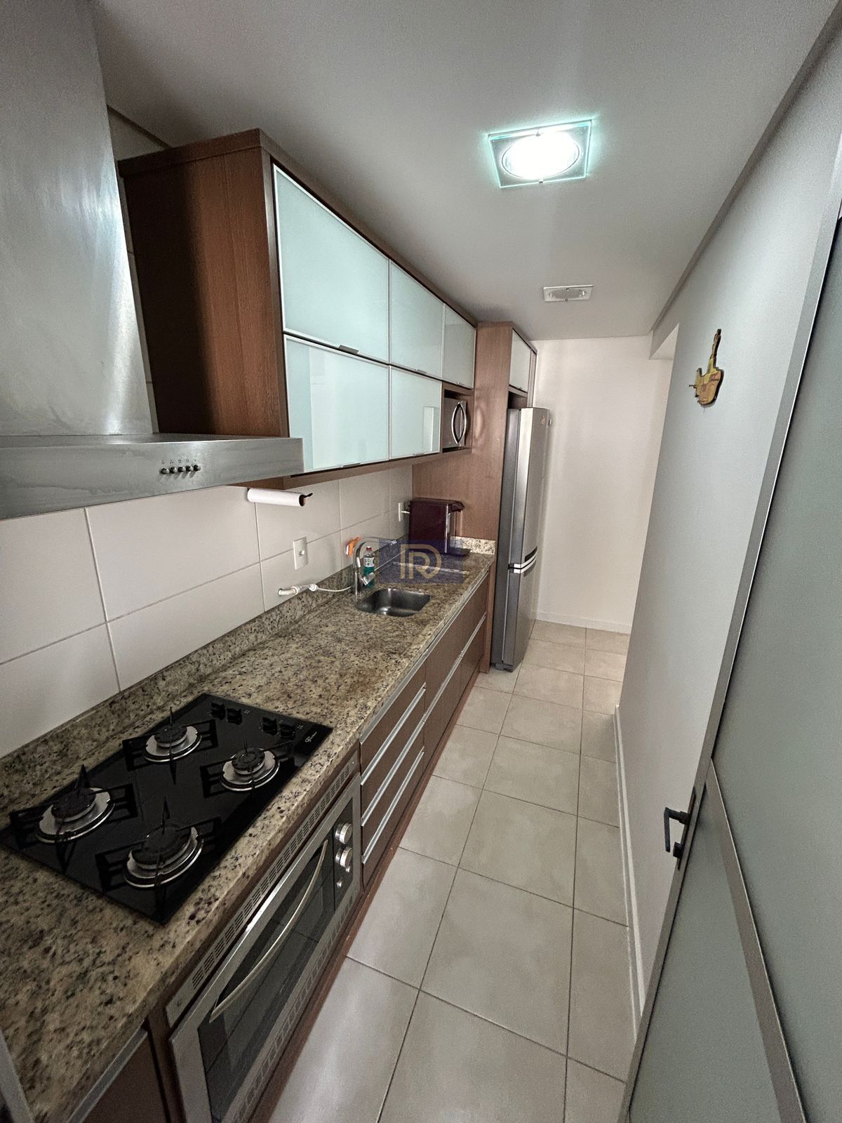 Apartamento à venda com 2 quartos, 92m² - Foto 4