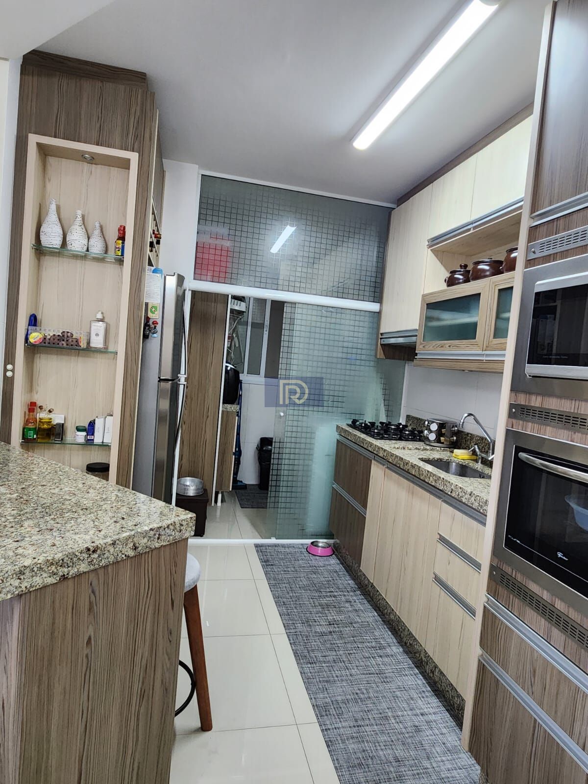 Apartamento à venda com 3 quartos, 106m² - Foto 3