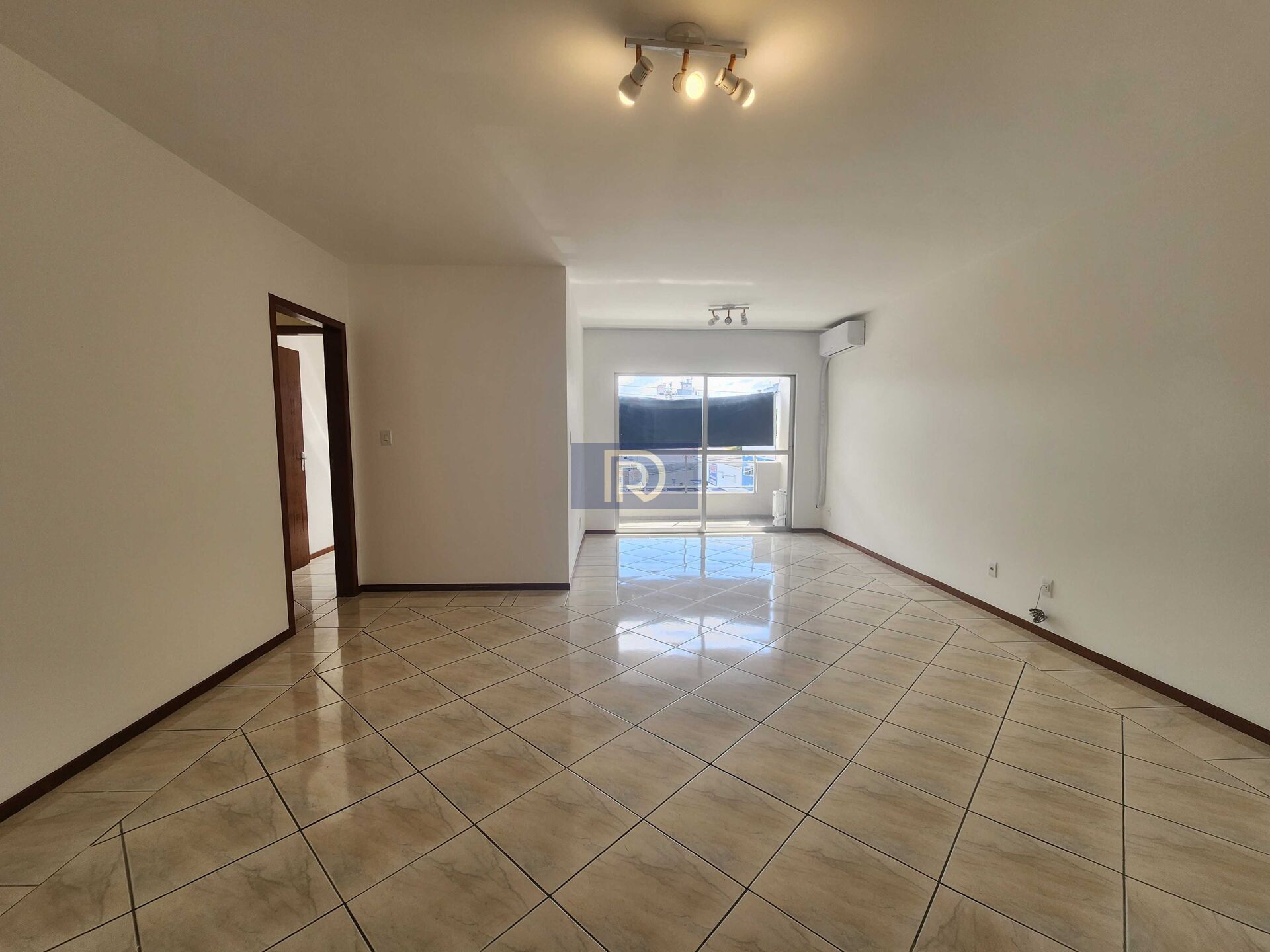 Apartamento à venda com 3 quartos, 109m² - Foto 3