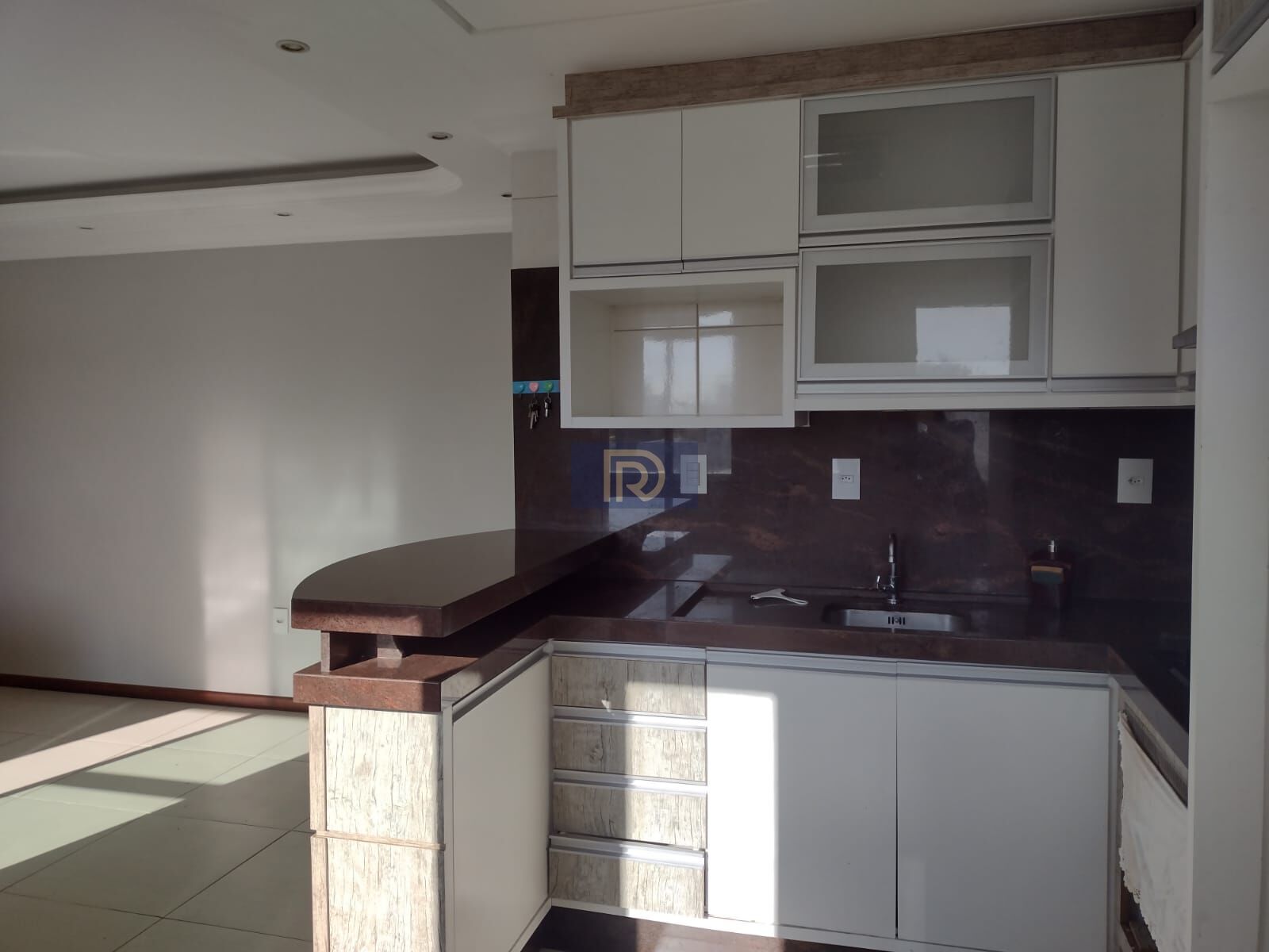 Apartamento à venda com 2 quartos, 79m² - Foto 4