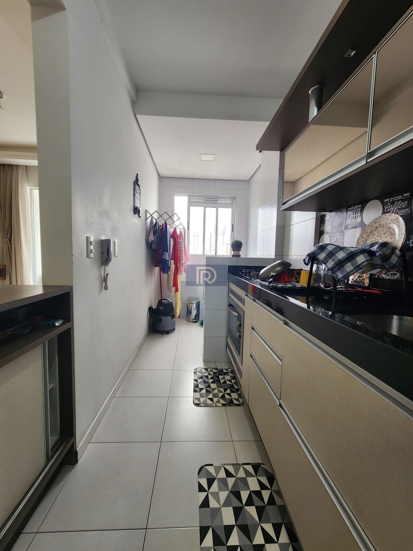 Apartamento à venda com 2 quartos, 70m² - Foto 4