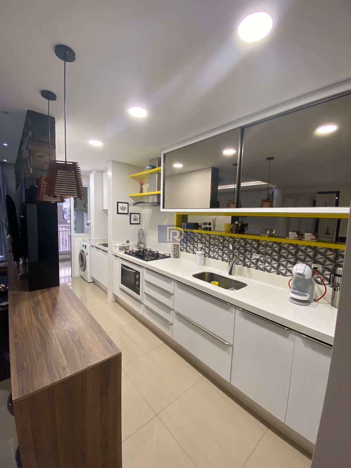 Apartamento à venda com 2 quartos, 77m² - Foto 4