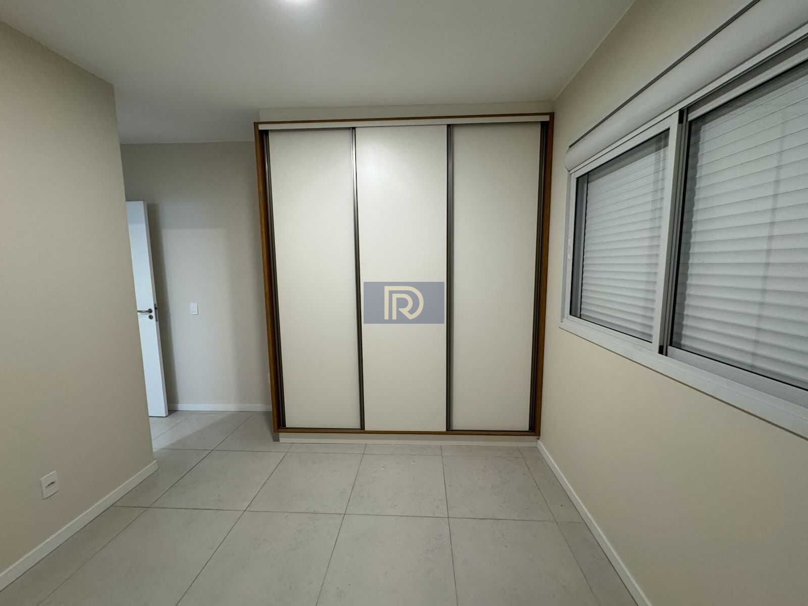 Apartamento à venda com 2 quartos, 64m² - Foto 9