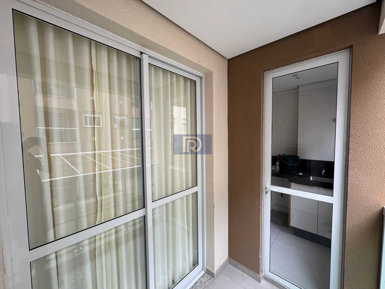 Apartamento à venda com 2 quartos, 64m² - Foto 7