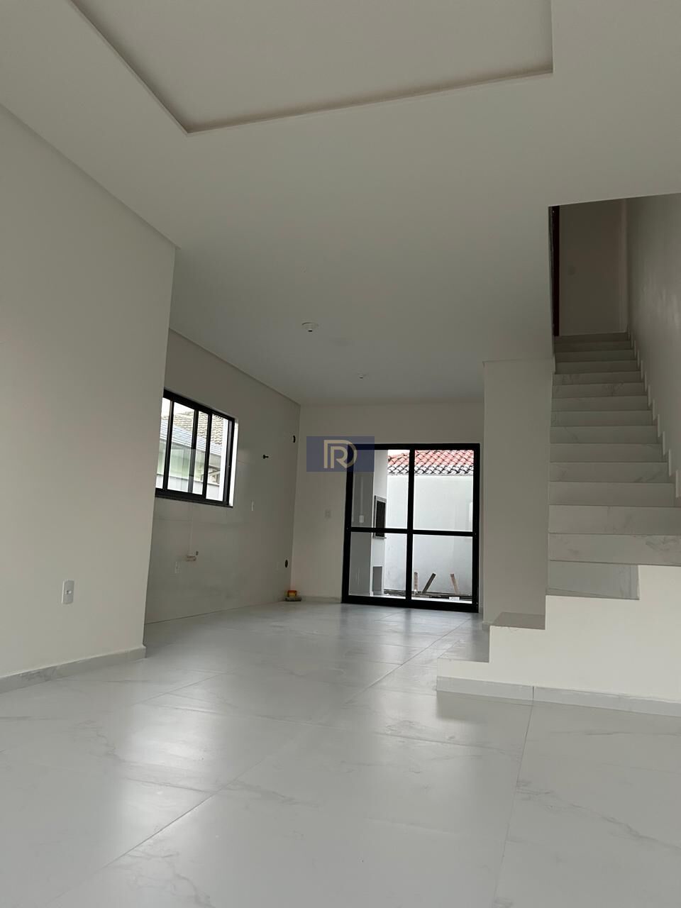 Sobrado à venda com 3 quartos, 107m² - Foto 2