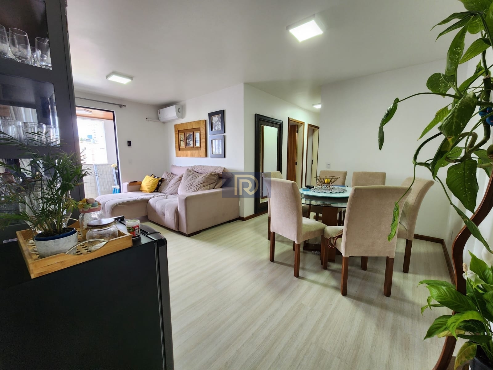 Apartamento à venda com 3 quartos, 93m² - Foto 3