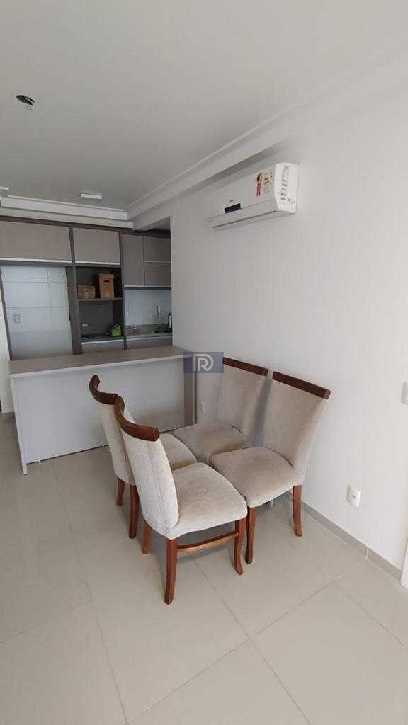 Apartamento à venda com 2 quartos, 70m² - Foto 1